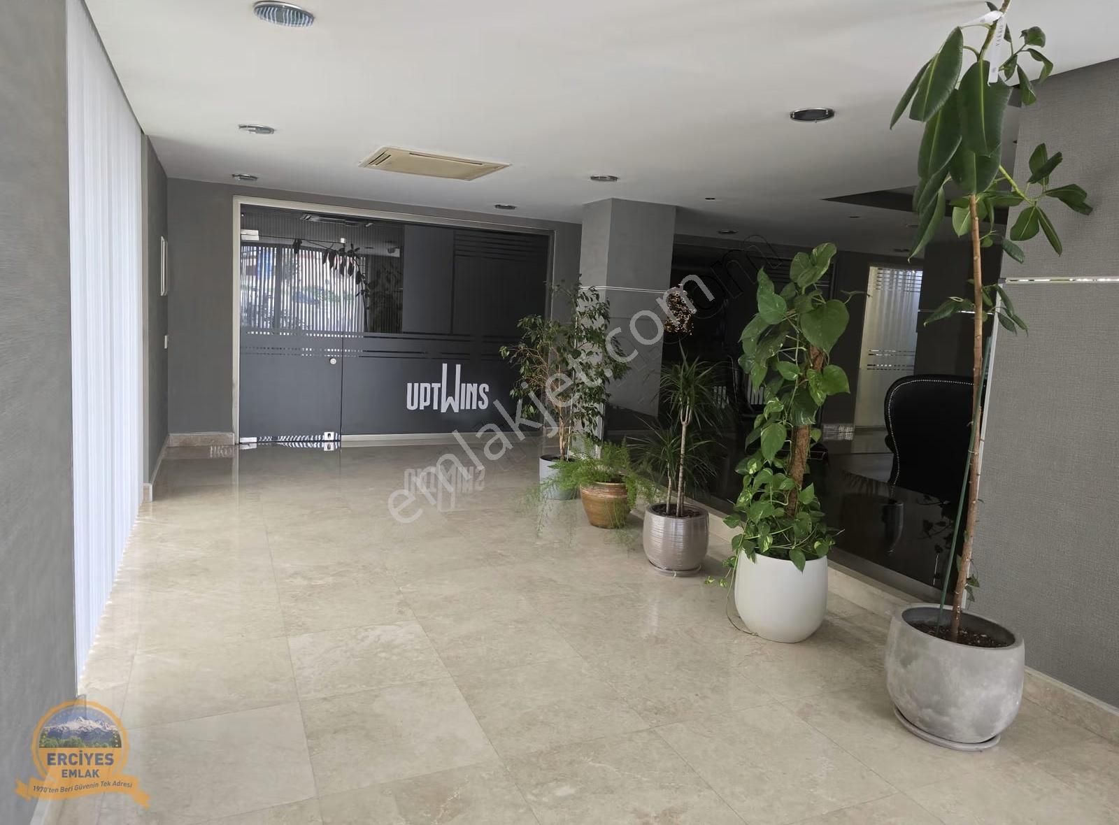 Erciyes'den Kartal Teknik Yapı Uptwins Residance 1+1 Kiralık - Görsel 2