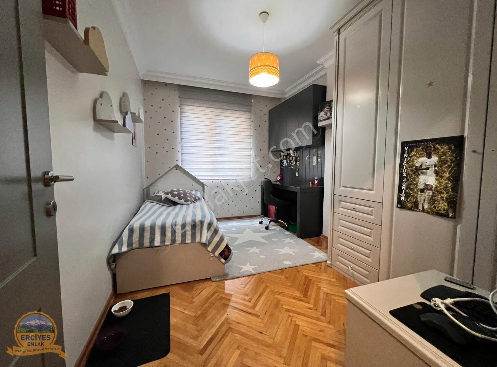 Erciyes'den Erenköy'de Katta Tek 4+1 Balkonlu, Ebeveynli 200 M² - Görsel 34