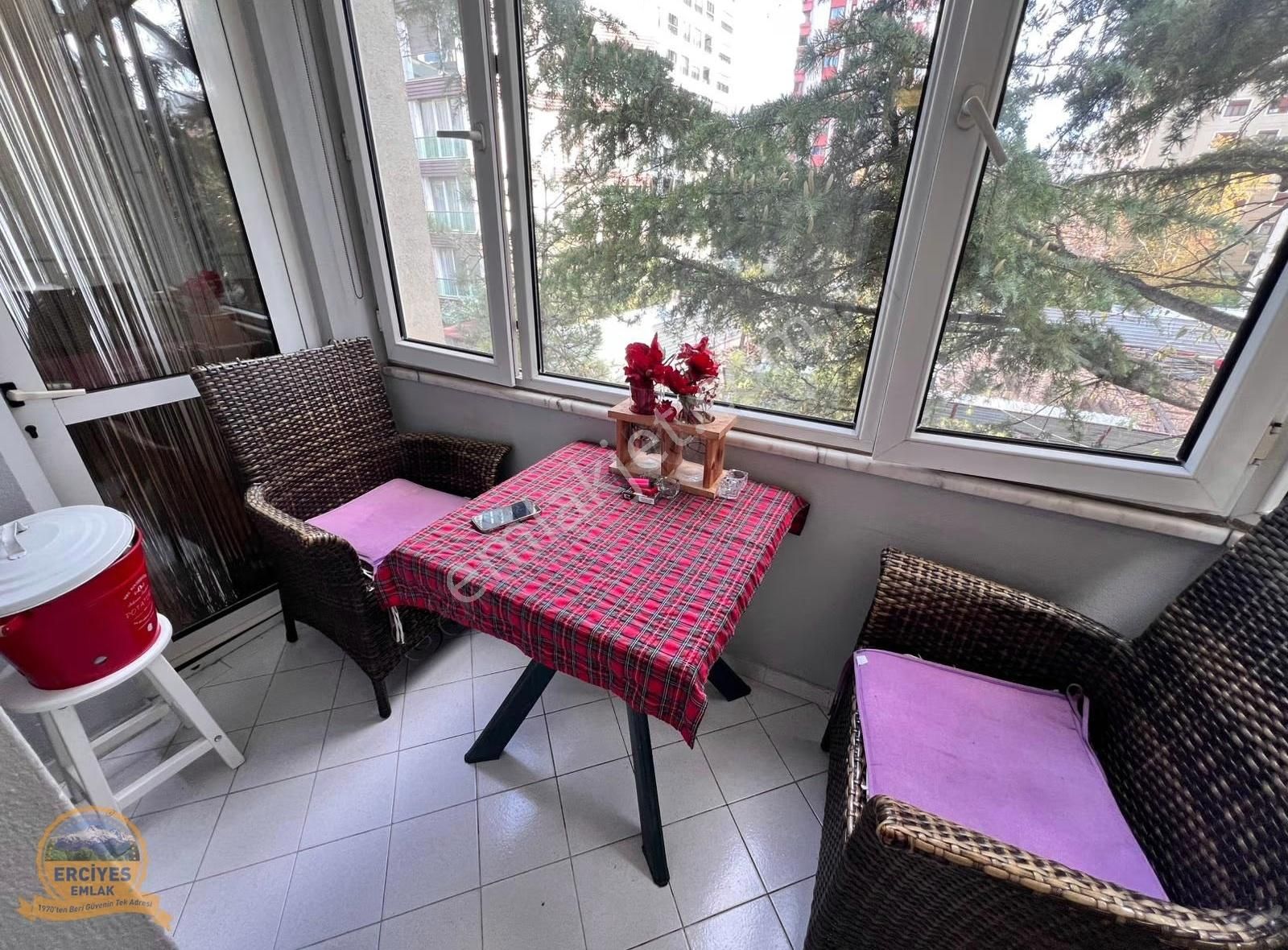 Erciyes'den Erenköy'de Katta Tek 4+1 Balkonlu, Ebeveynli 200 M² - Görsel 14