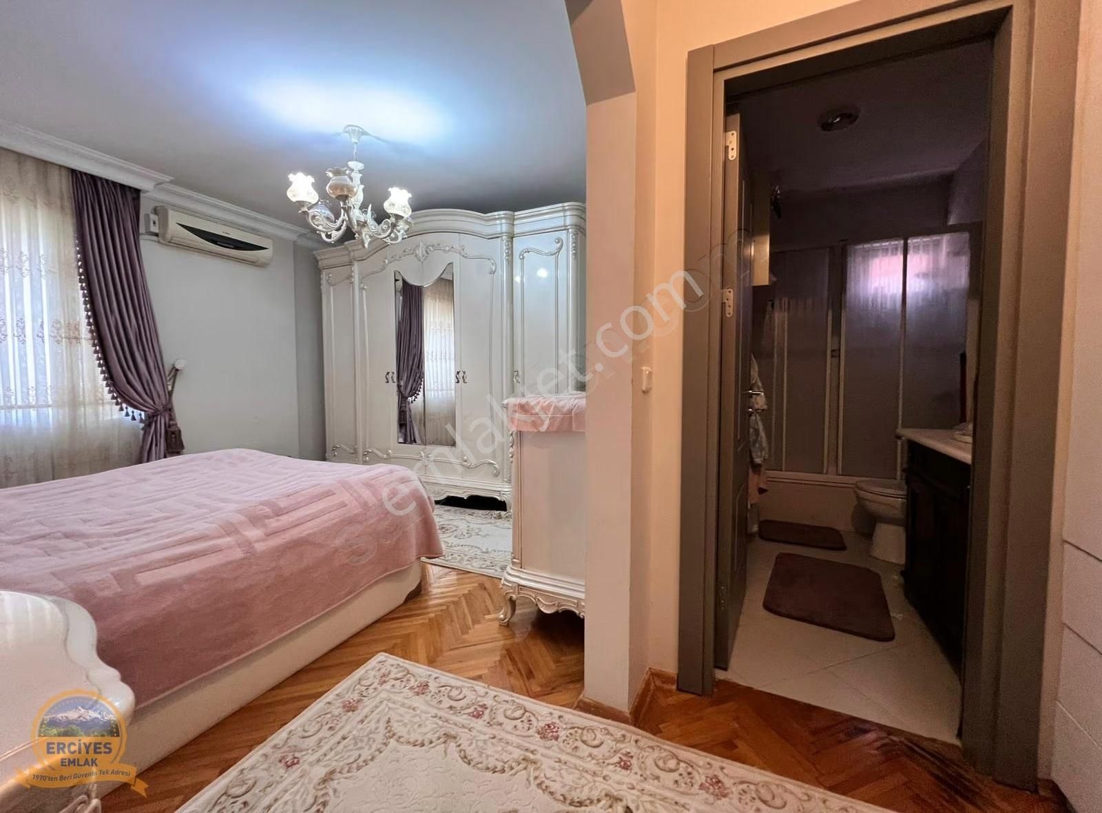 Erciyes'den Erenköy'de Katta Tek 4+1 Balkonlu, Ebeveynli 200 M² - Görsel 18