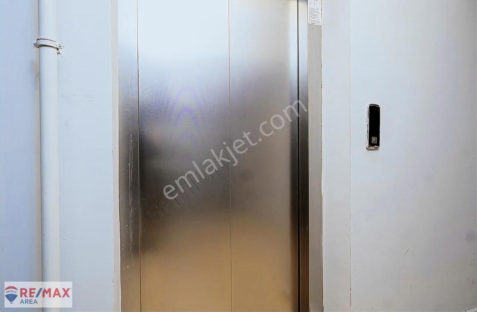 Remax Area Dan Balat Da Satılık 4+1 Geniş Teraslı Dubleks Daire - Görsel 12