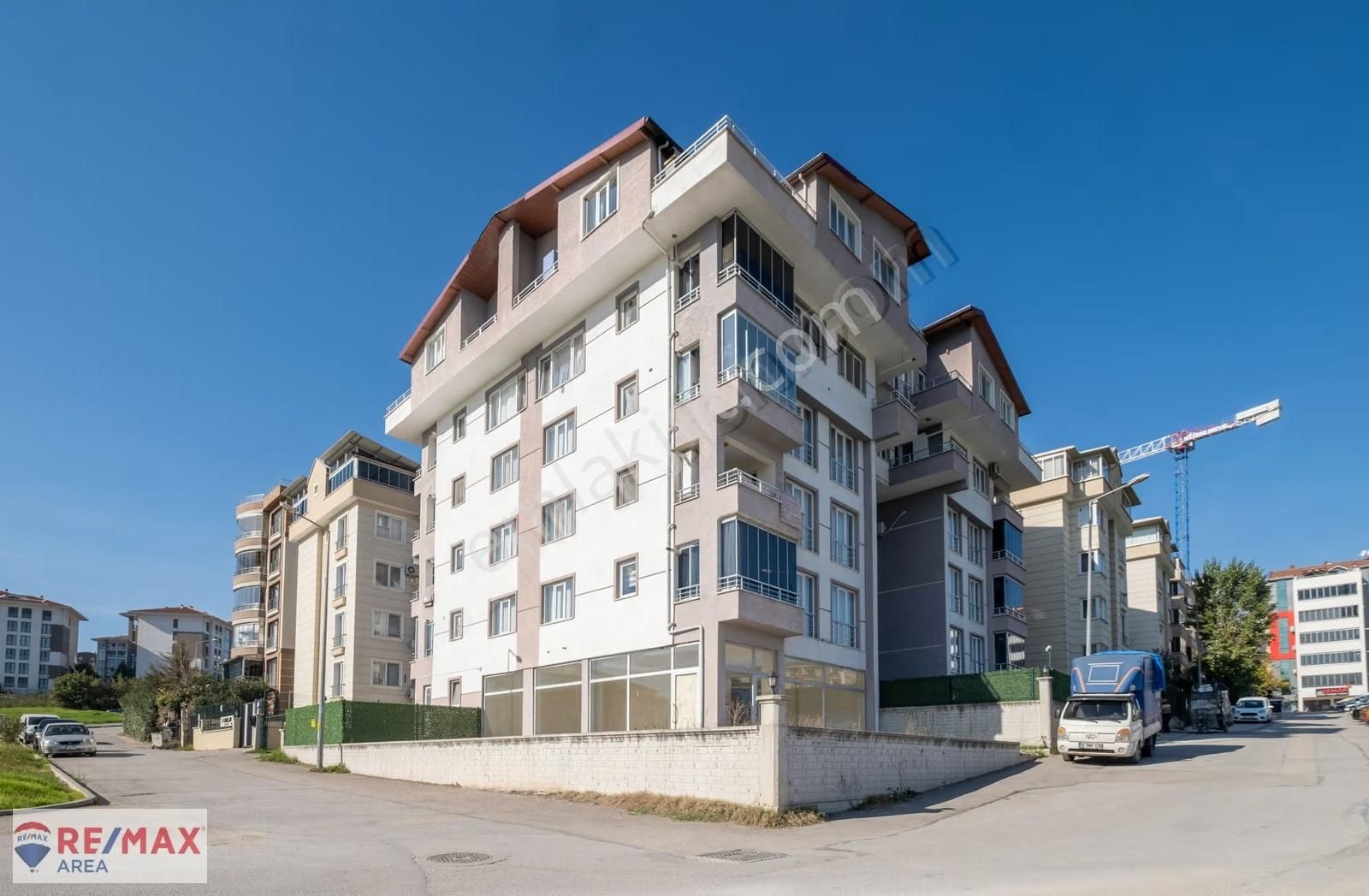 Remax Area Dan Balat Da Satılık 4+1 Geniş Teraslı Dubleks Daire