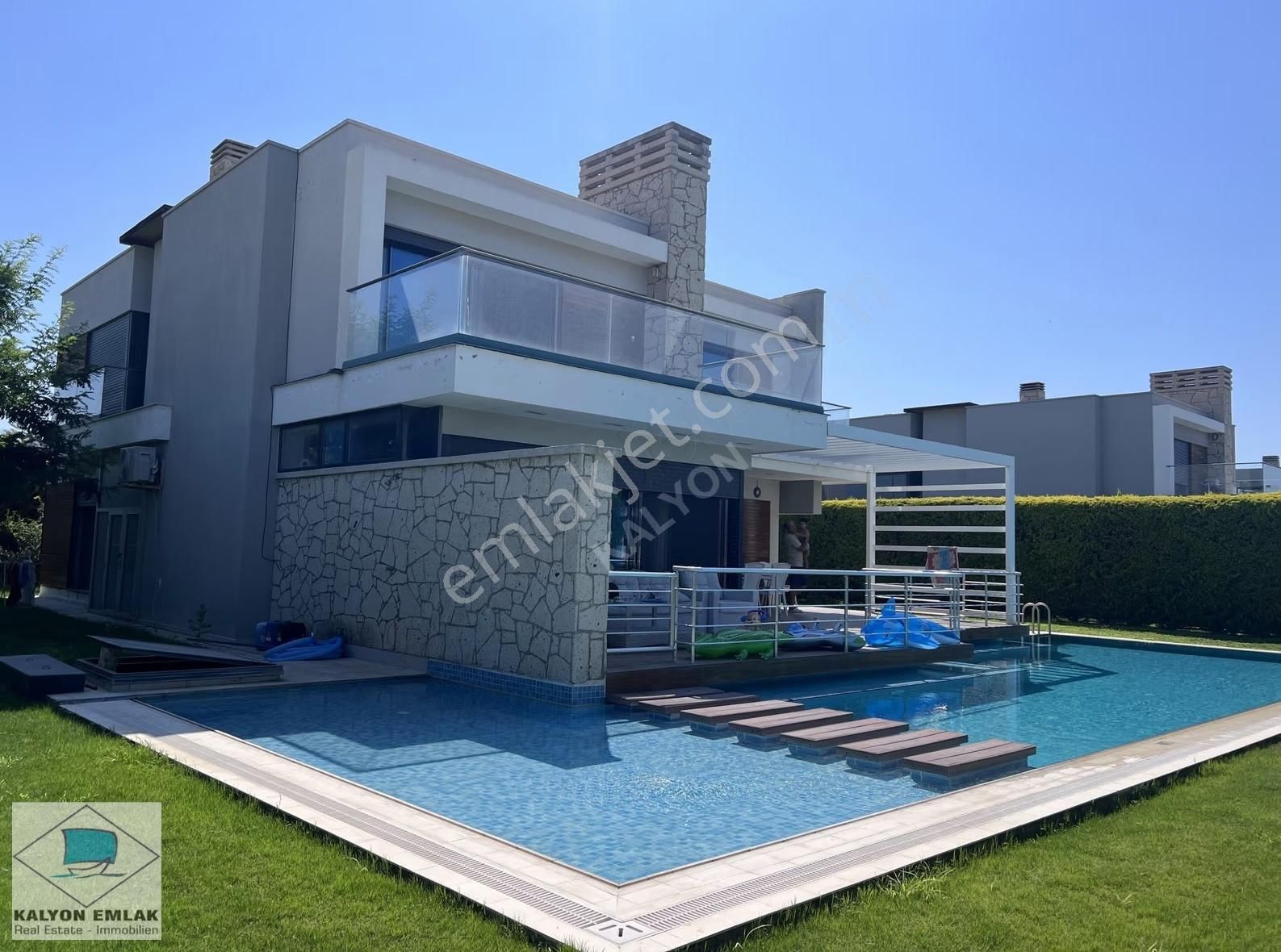 İzmir Çeşme Ilıcada Tam Müstakil Özel Havuzlu Lüks Villa