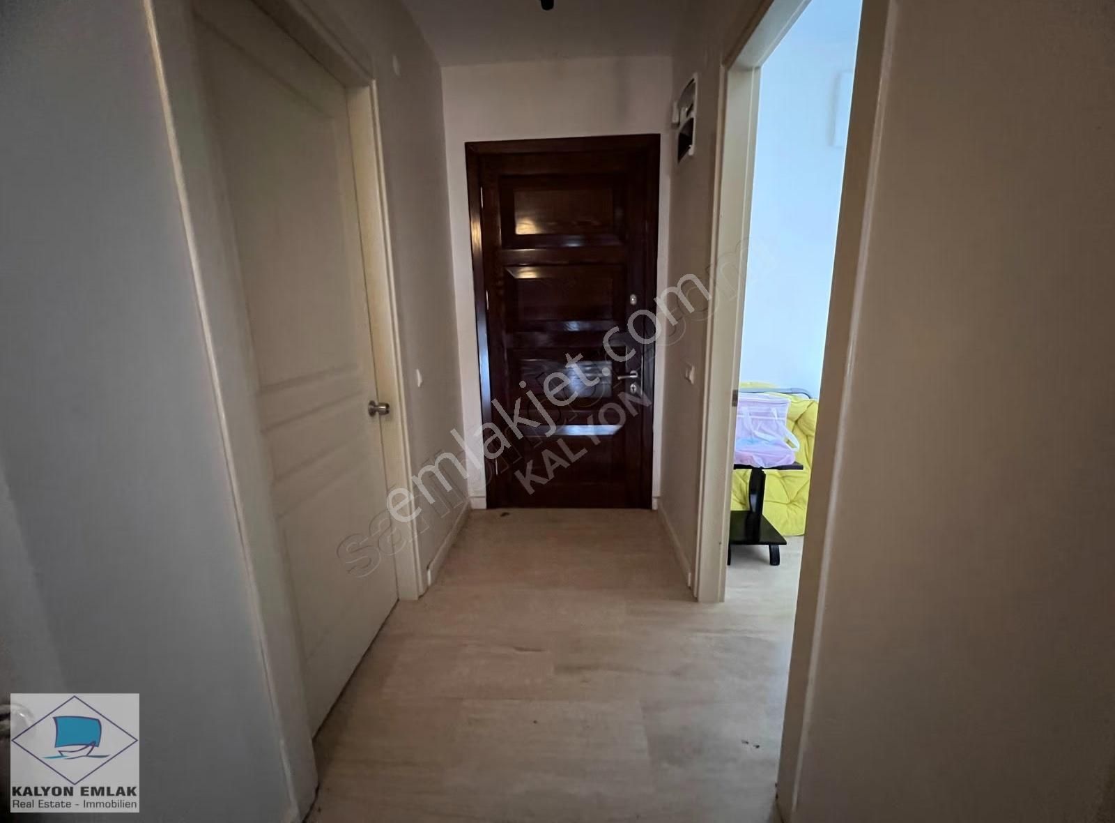 İzmir Çeşme Merkezde Havuzlu Sitede Kiralık Modern Villa - Görsel 14