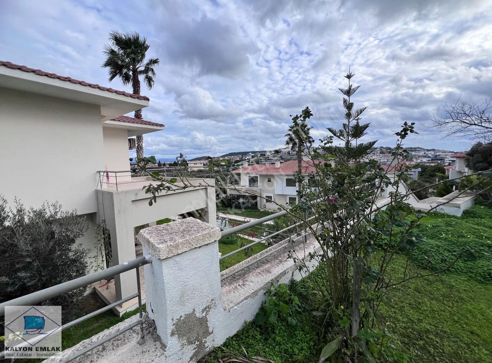 İzmir Çeşme Merkezde Havuzlu Sitede Kiralık Modern Villa - Görsel 4