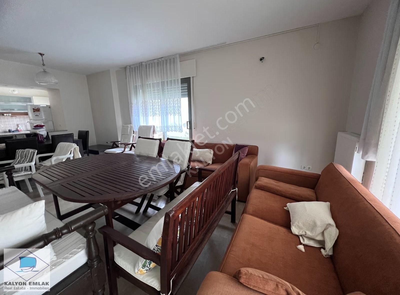 İzmir Çeşme Merkezde Havuzlu Sitede Kiralık Modern Villa - Görsel 27