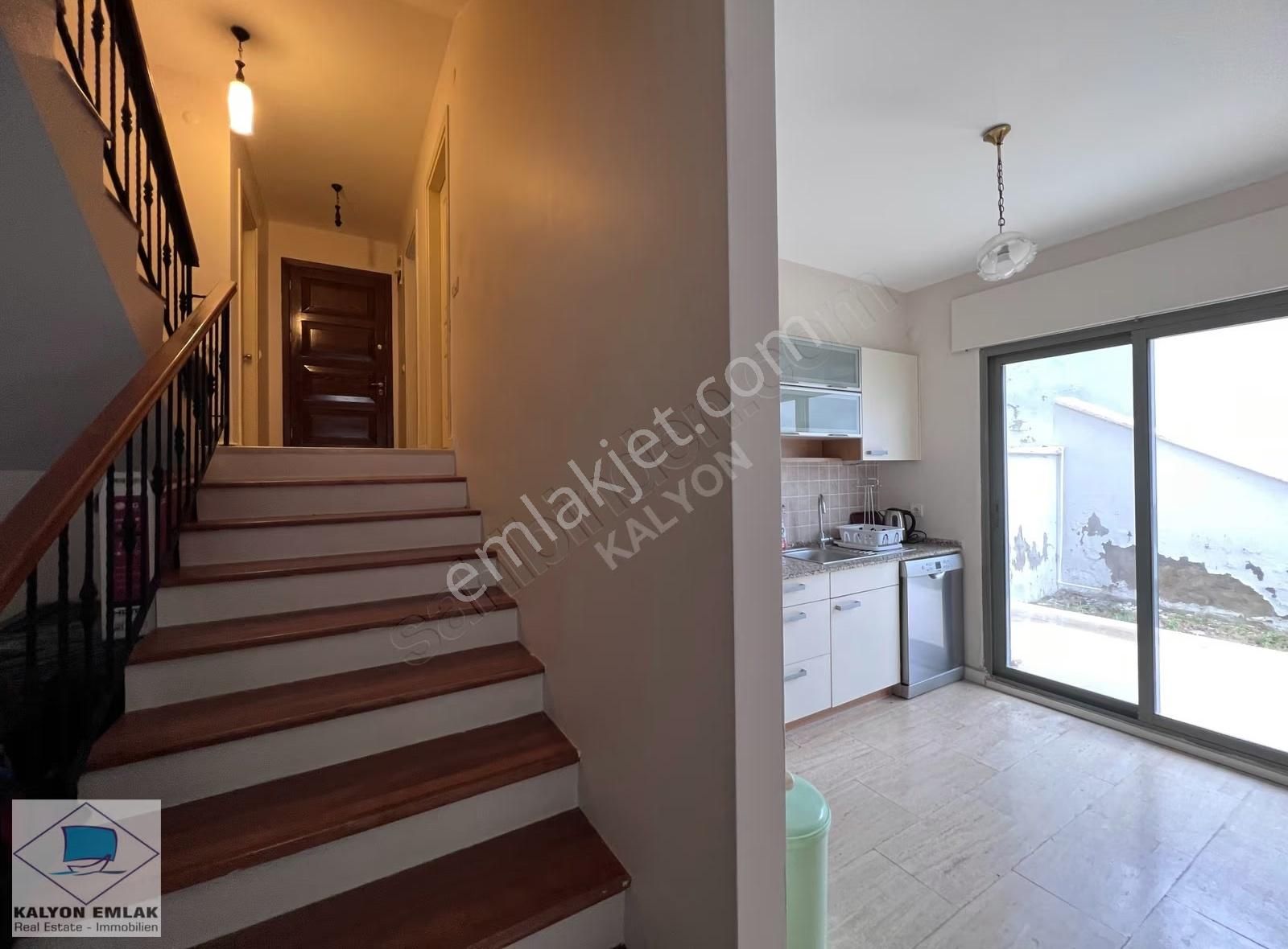 İzmir Çeşme Merkezde Havuzlu Sitede Kiralık Modern Villa - Görsel 21