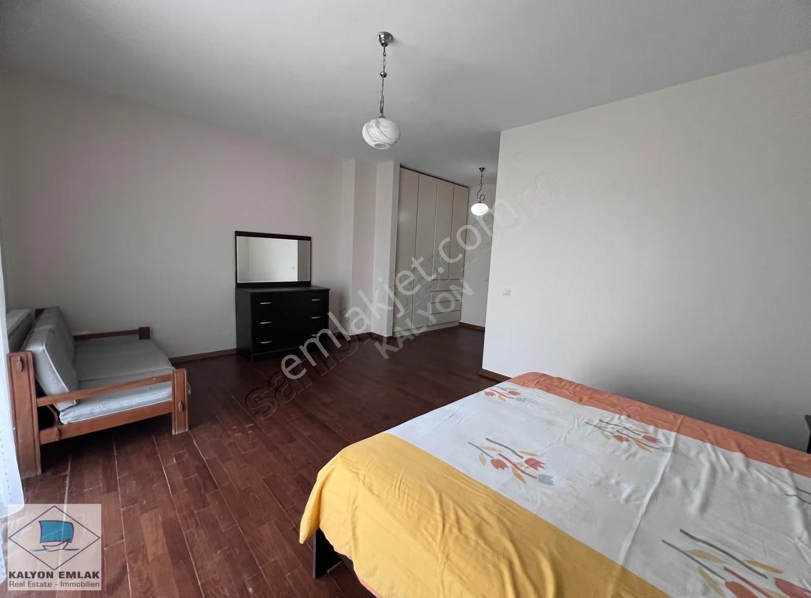 İzmir Çeşme Merkezde Havuzlu Sitede Kiralık Modern Villa - Görsel 8