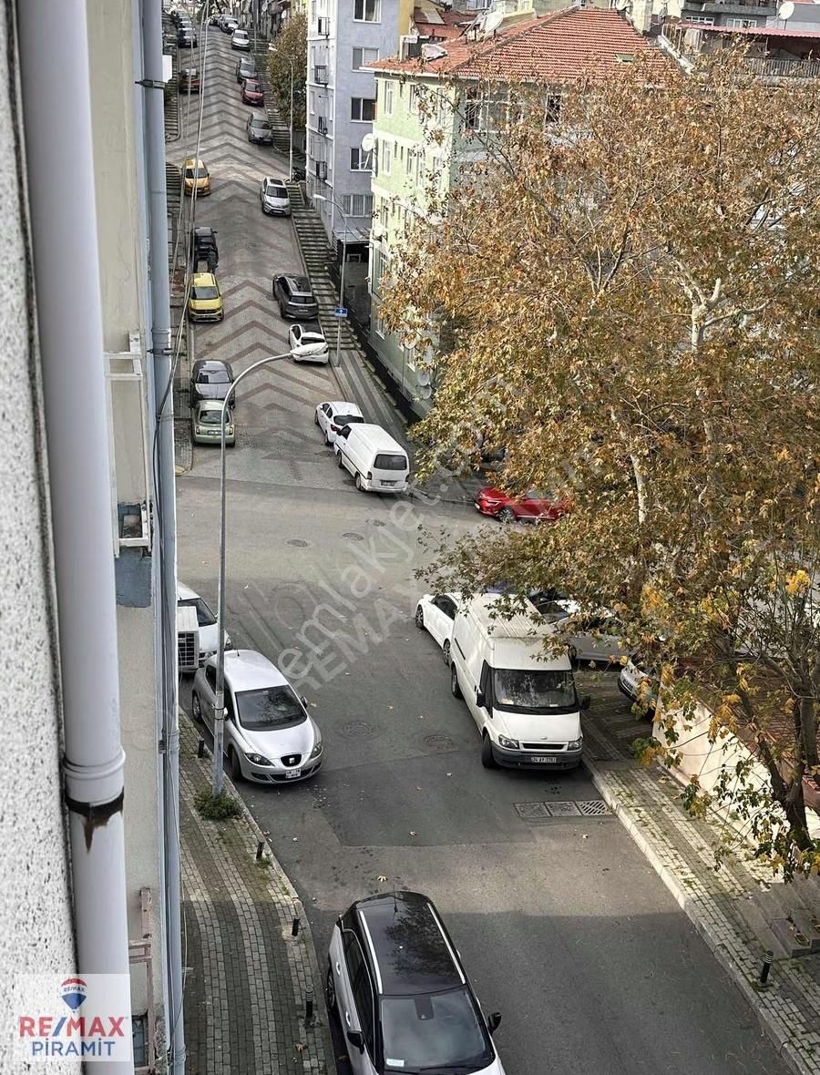 İcadiye Mah. Üsküdar 2+1 Bakımlı Boğaz Manzaralı Kiralık Daire - Görsel 8