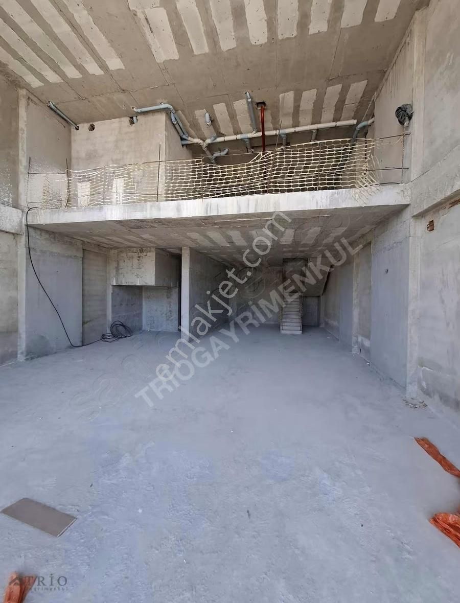 Esenyurt Meydan Ardıçlı'da Kiralık 200m2 Boş Dükkan&mağaza - Görsel 4