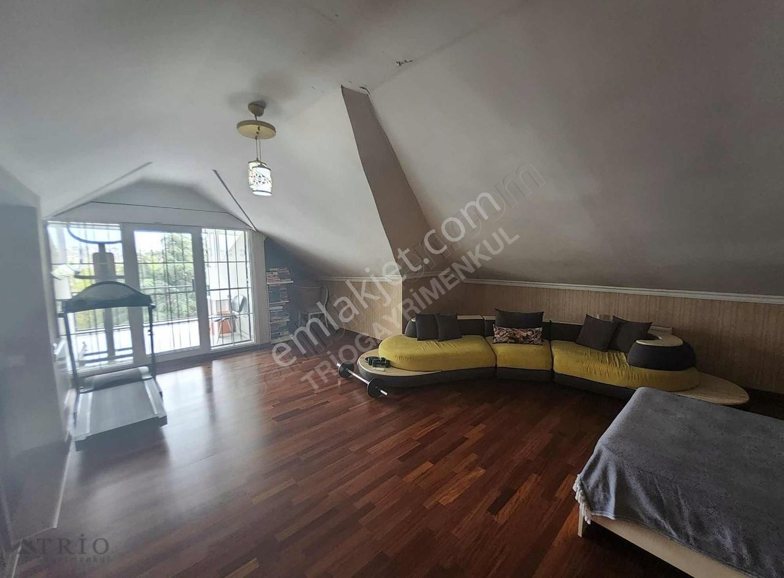 Bahçeşehir Merkez Bademlerde Tadilatlı Forleks Villa! - Görsel 15