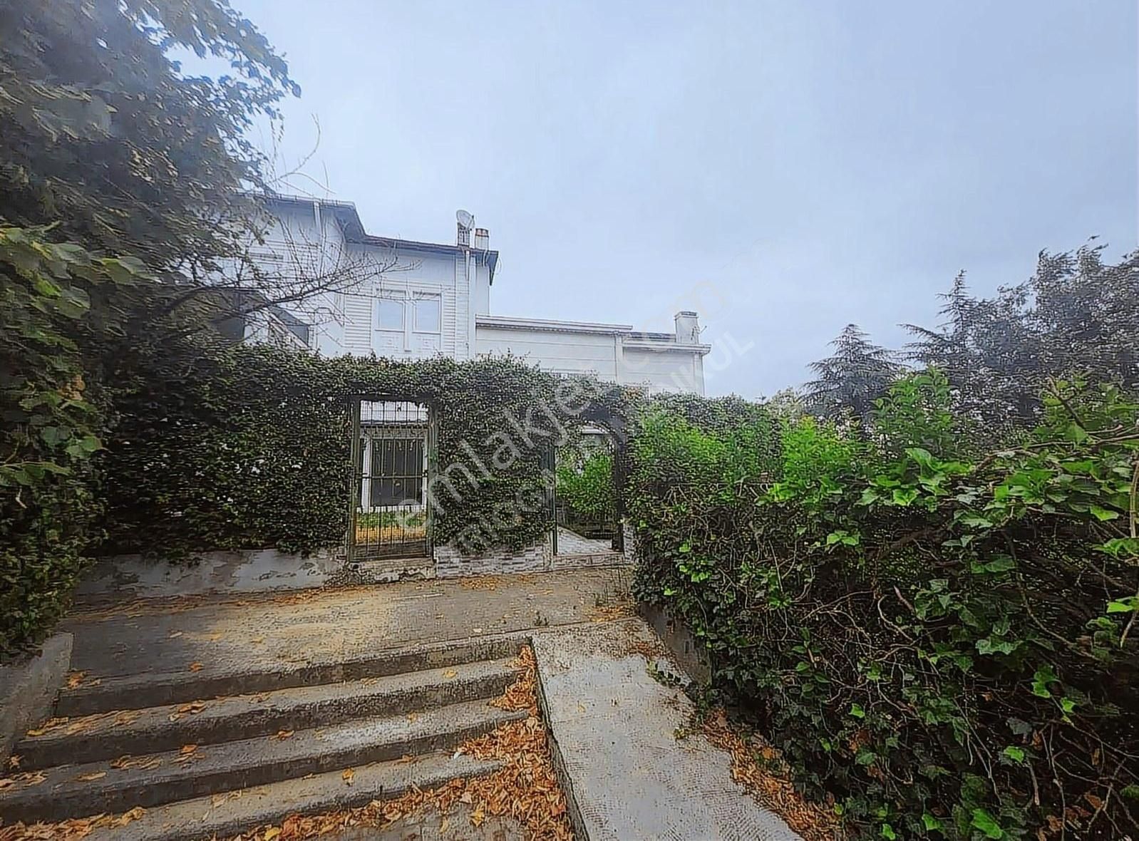 Bahçeşehir Merkez Bademlerde Tadilatlı Forleks Villa! - Görsel 19