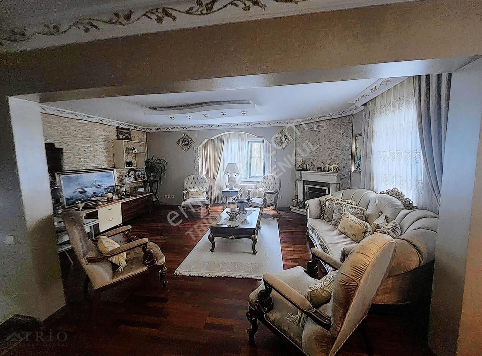 Bahçeşehir Merkez Bademlerde Tadilatlı Forleks Villa! - Görsel 3