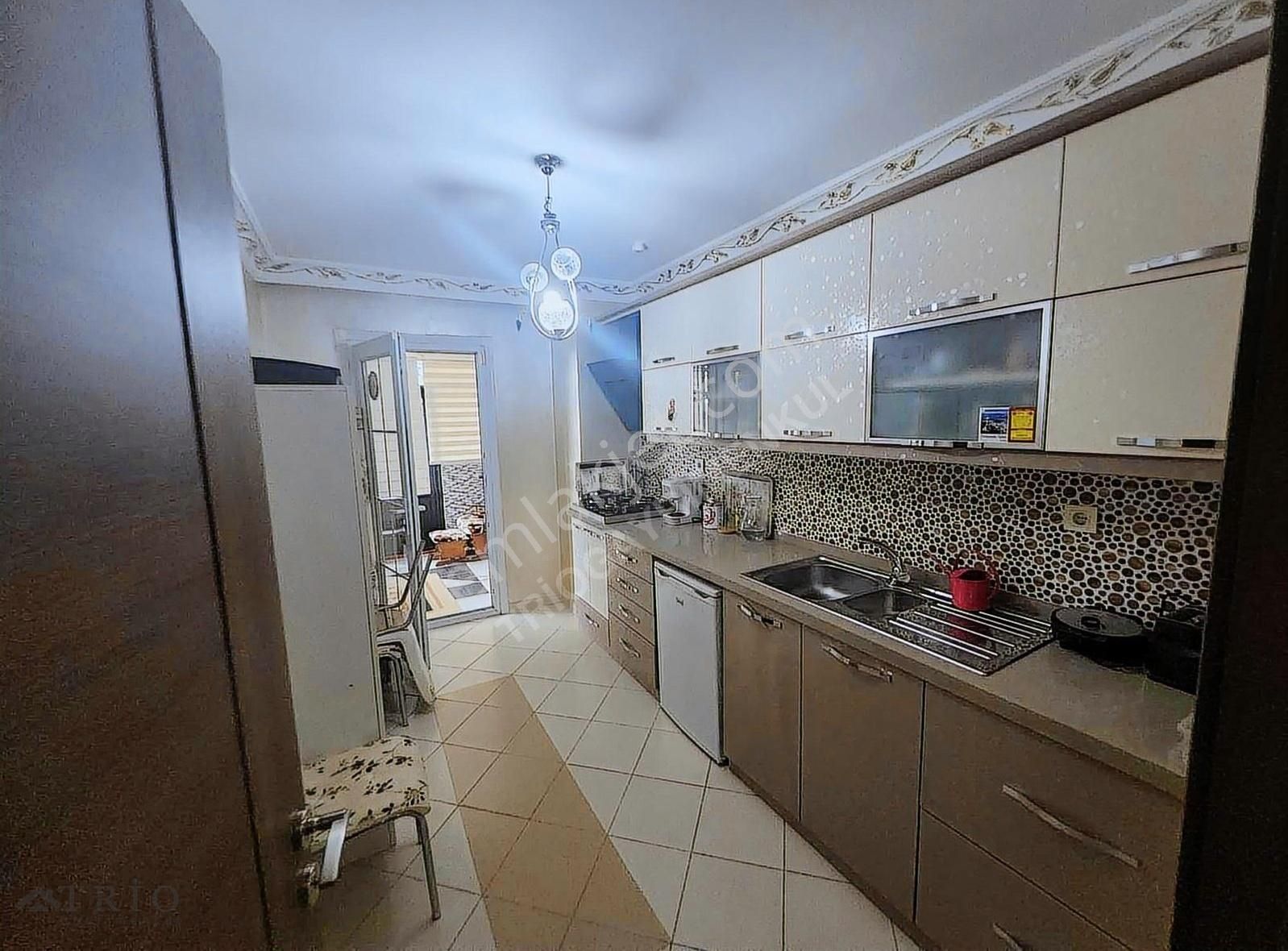 Bahçeşehir Merkez Bademlerde Tadilatlı Forleks Villa! - Görsel 5