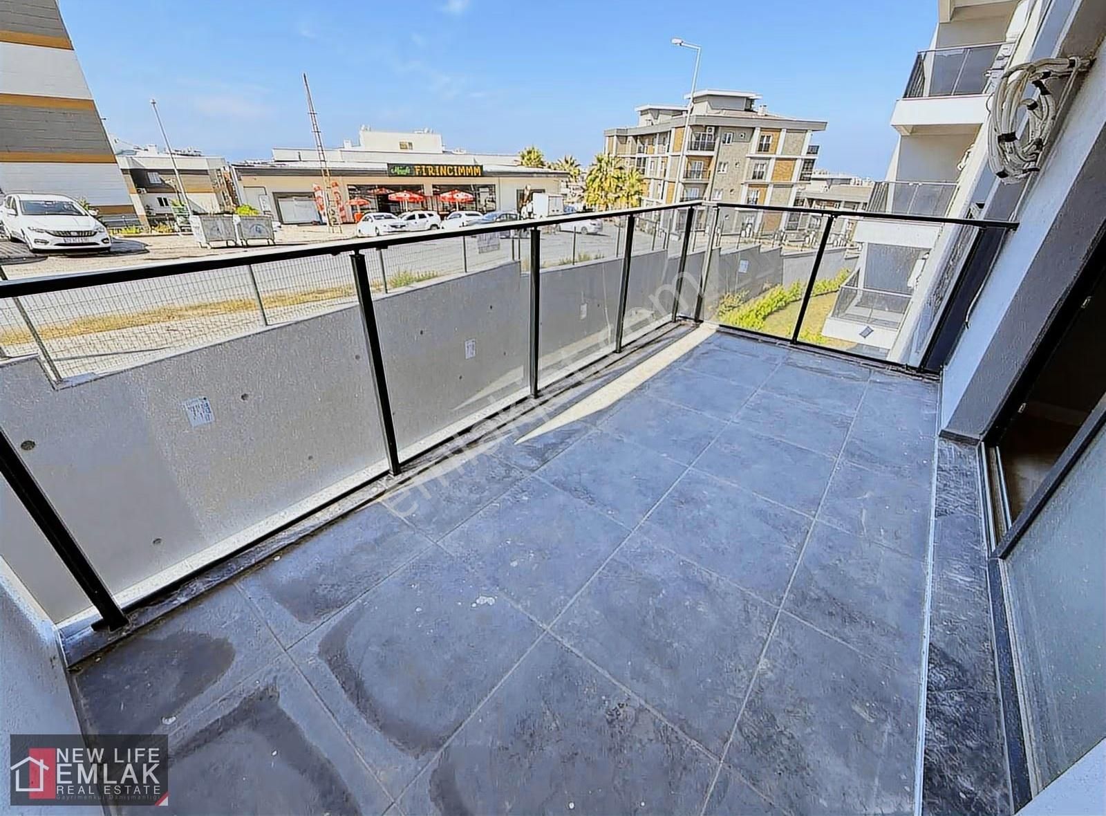 Kuşadası Merkezde Site İçinde Uygun Fiyatlı Satılık Daire - Görsel 11