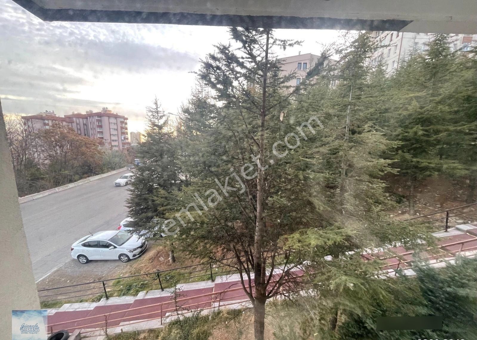 Mürsel Uluç 931. Cadde Üzeri 2+1 Full Mobilyalı Manzaralı Kombili Önü Ve Yanı Yeşil Alan 80m2 Net - Görsel 9