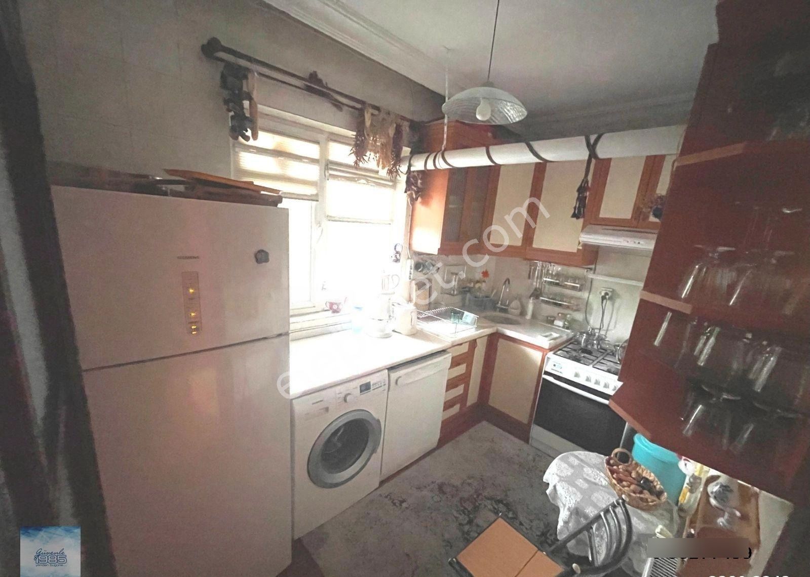 Mürsel Uluç 931. Cadde Üzeri 2+1 Full Mobilyalı Manzaralı Kombili Önü Ve Yanı Yeşil Alan 80m2 Net - Görsel 7