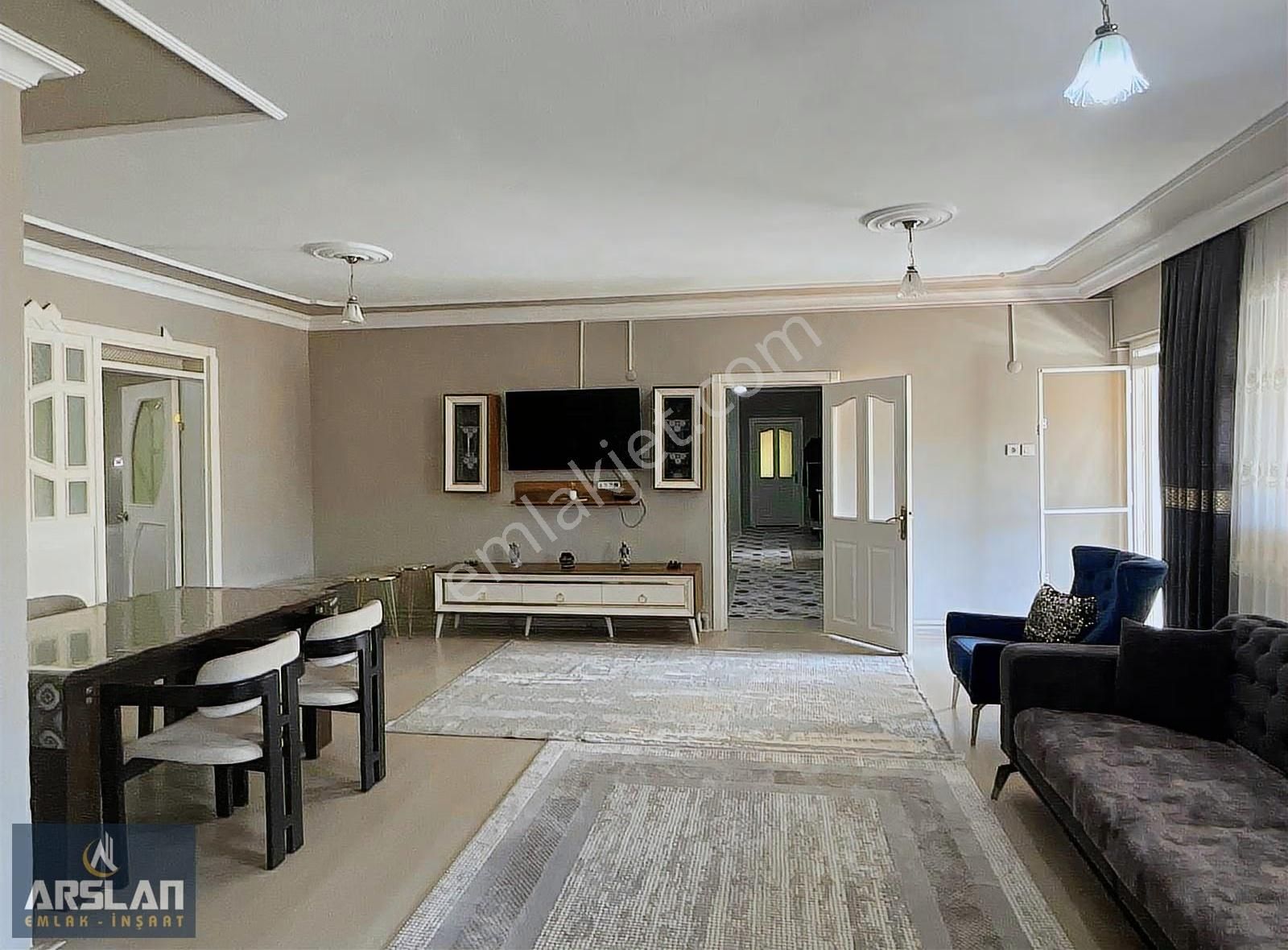 İnegöl Yeniceköy Mah'de,4+1,252m,inegöl En Büyük Satılık Dairesi