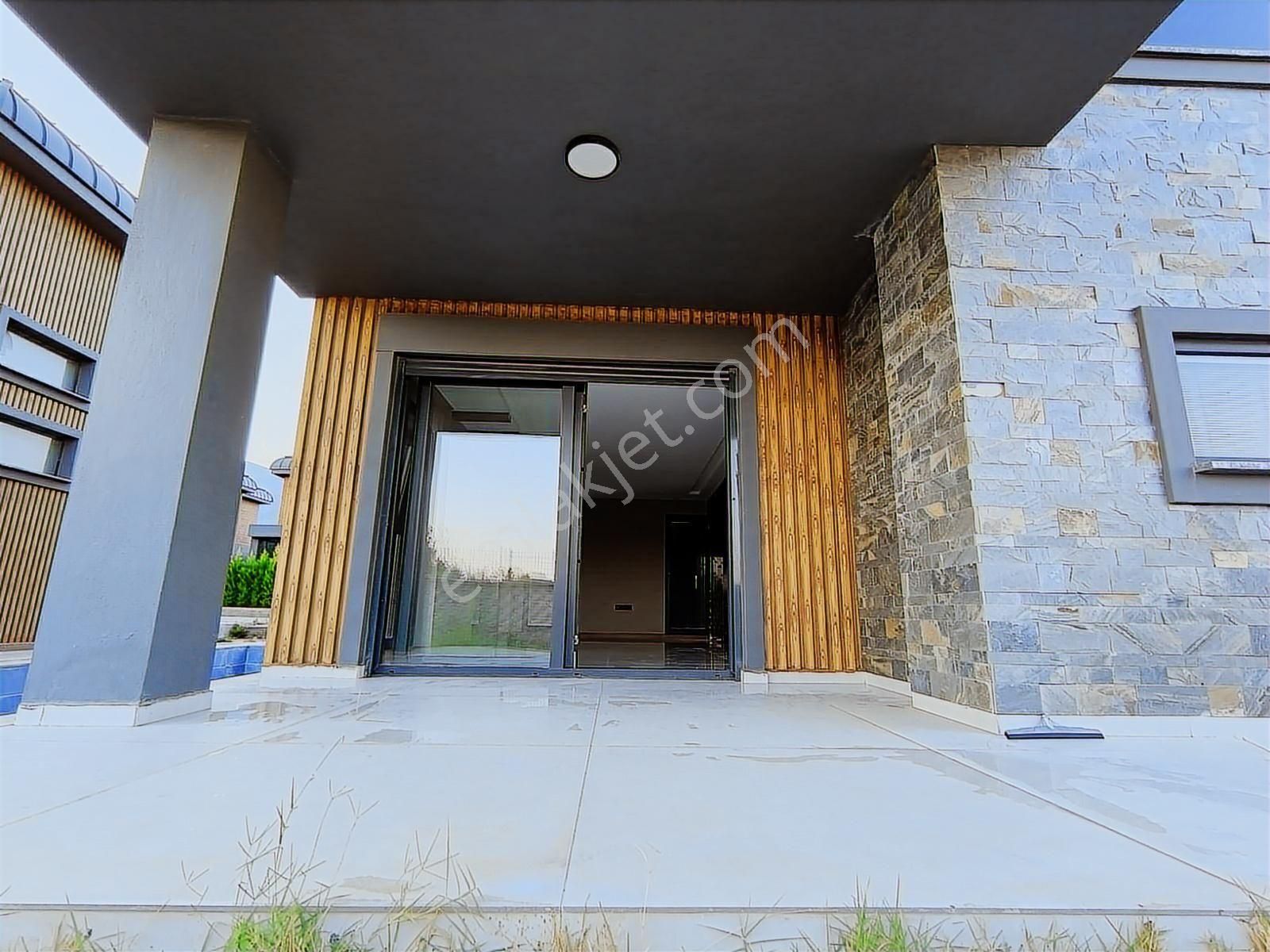 *fırsat Villa*güre'de, Yüzme Havuzlu Köşe Cephe 3+1 Lüks Villa - Görsel 12