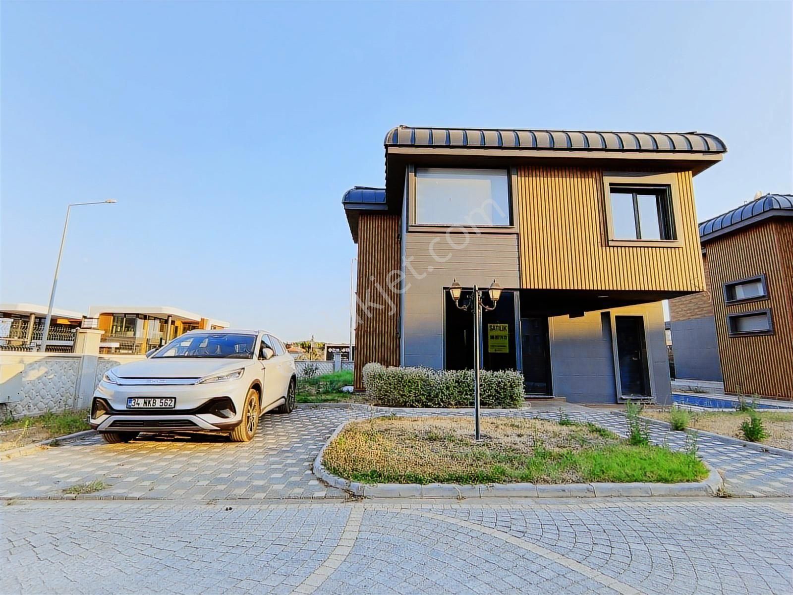 *fırsat Villa*güre'de, Yüzme Havuzlu Köşe Cephe 3+1 Lüks Villa - Görsel 4
