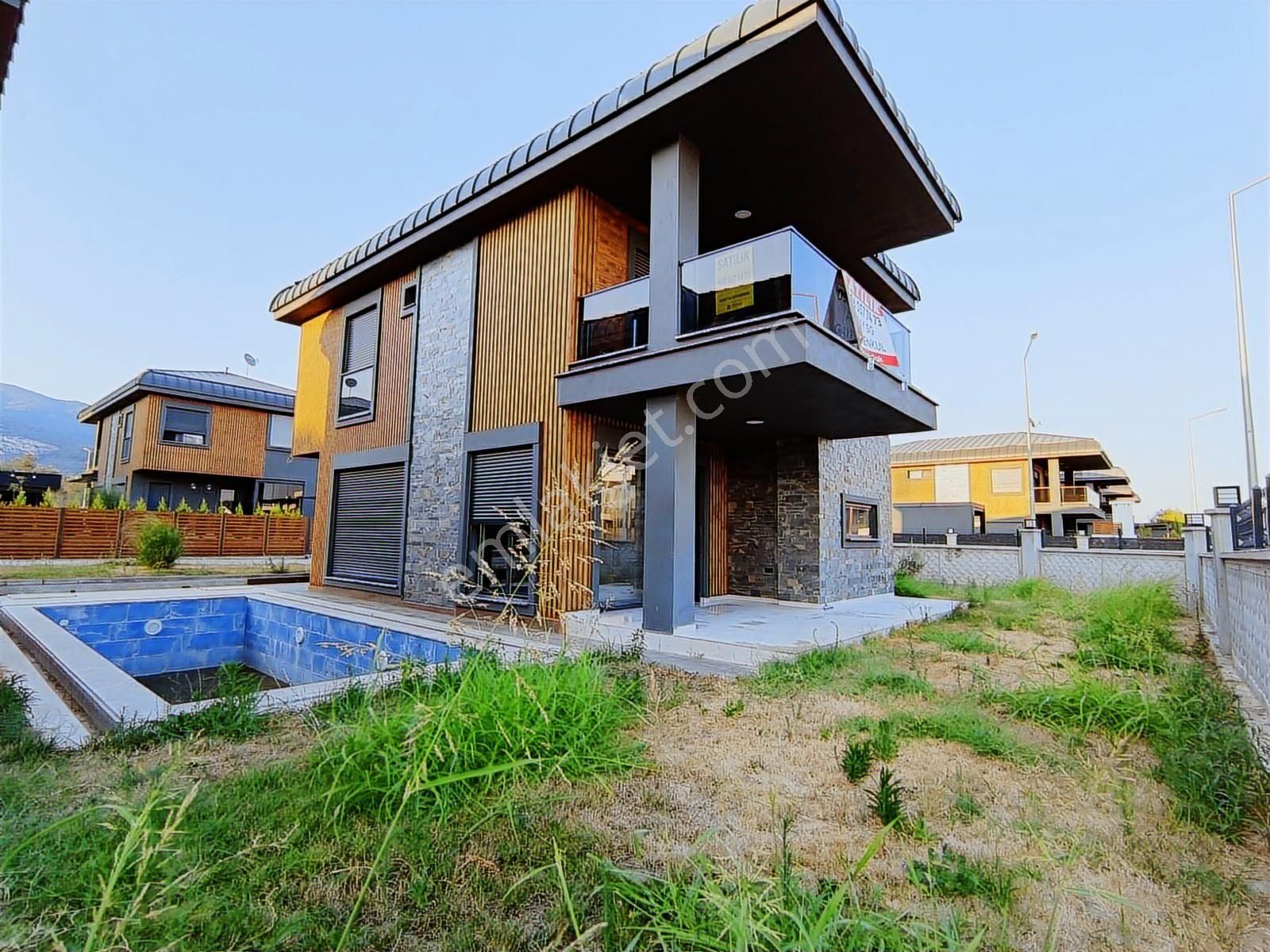 *fırsat Villa*güre'de, Yüzme Havuzlu Köşe Cephe 3+1 Lüks Villa - Görsel 7