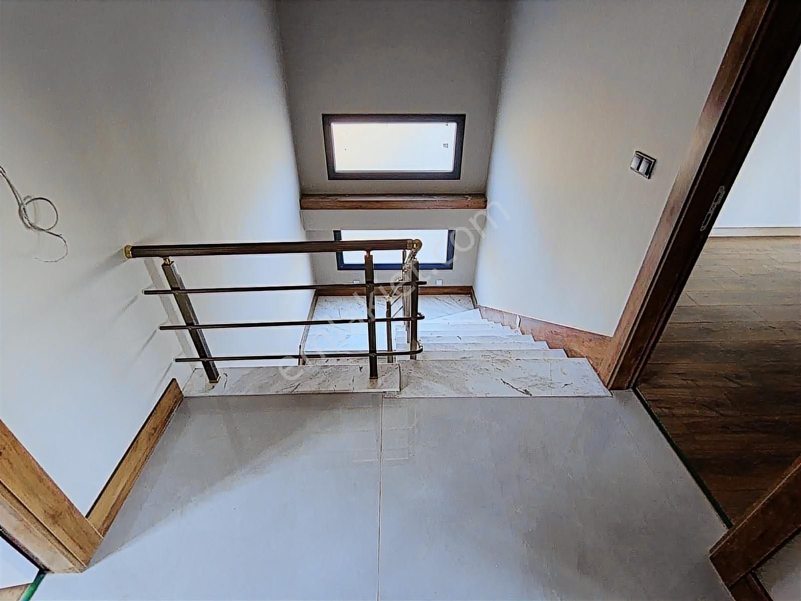 *fırsat Villa*güre'de, Yüzme Havuzlu Köşe Cephe 3+1 Lüks Villa - Görsel 31