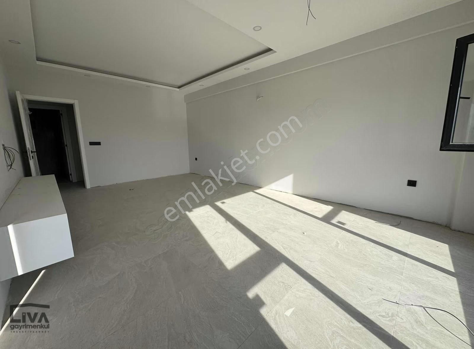 Liva'dan Cinkaya Bulvarı Üzeri Site İçi Cam Balkonlu 3+1 Daire - Görsel 3