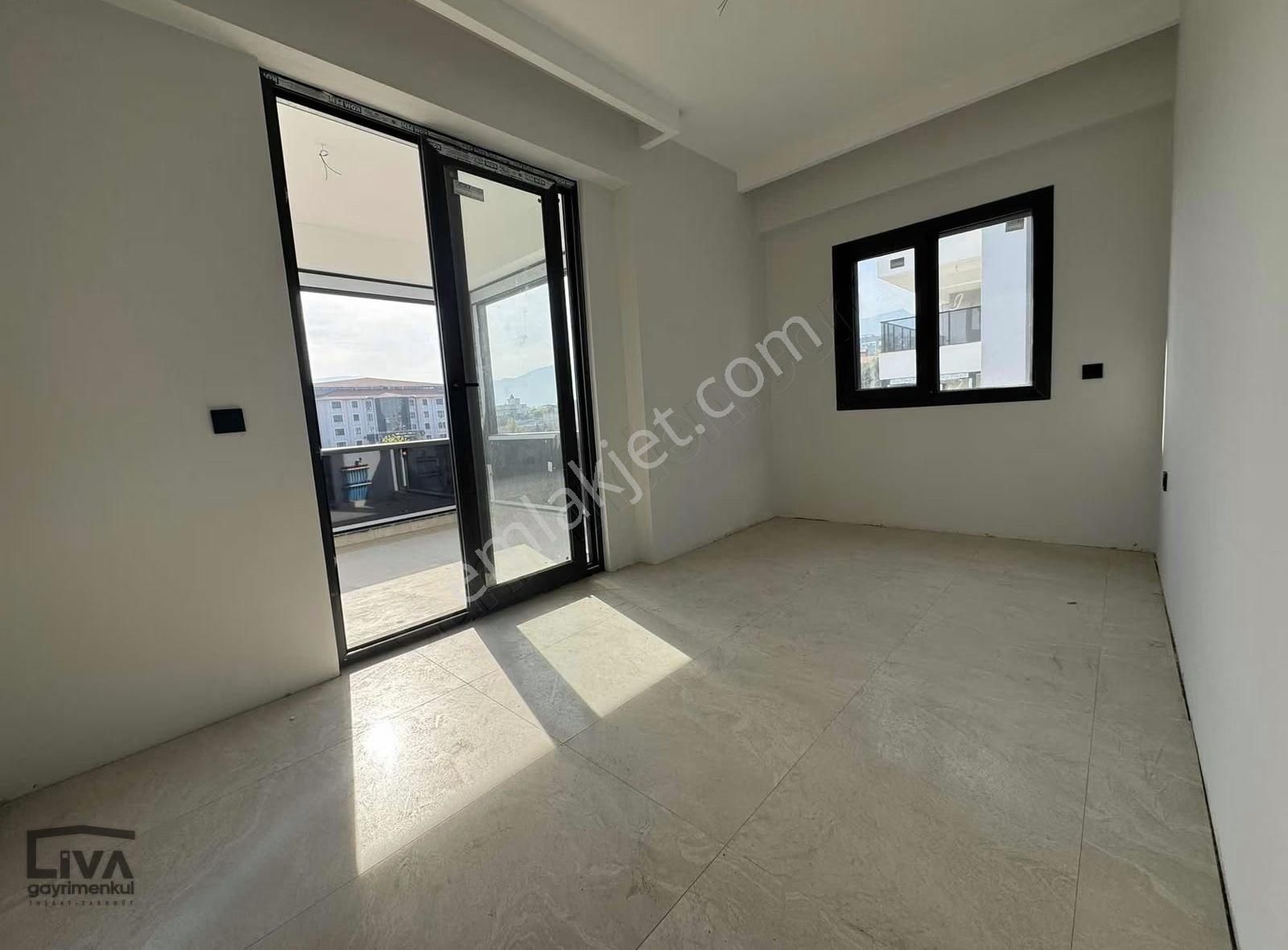 Liva'dan Cinkaya Bulvarı Üzeri Site İçi Cam Balkonlu 3+1 Daire - Görsel 2