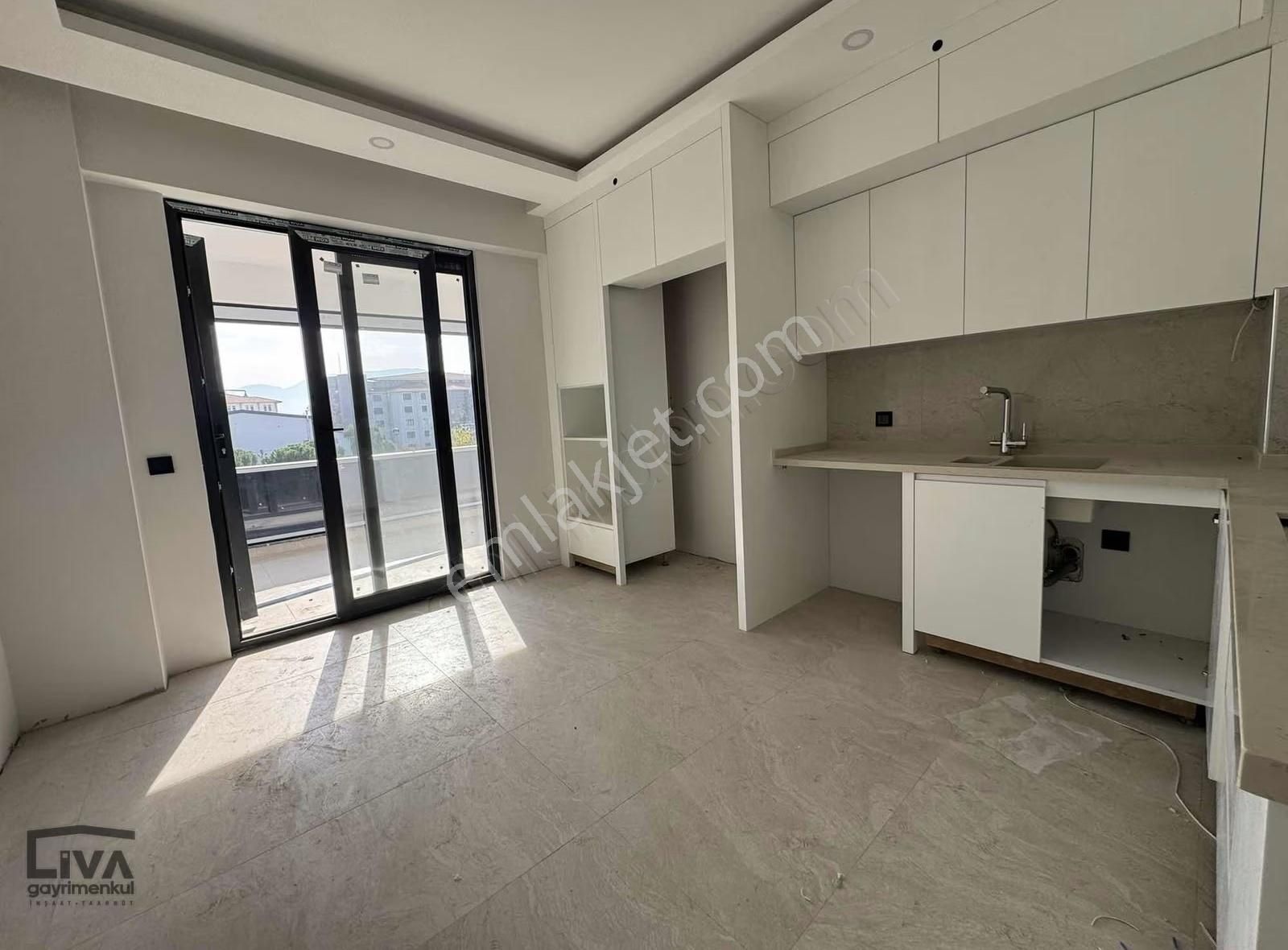 Liva'dan Cinkaya Bulvarı Üzeri Site İçi Cam Balkonlu 3+1 Daire - Görsel 16