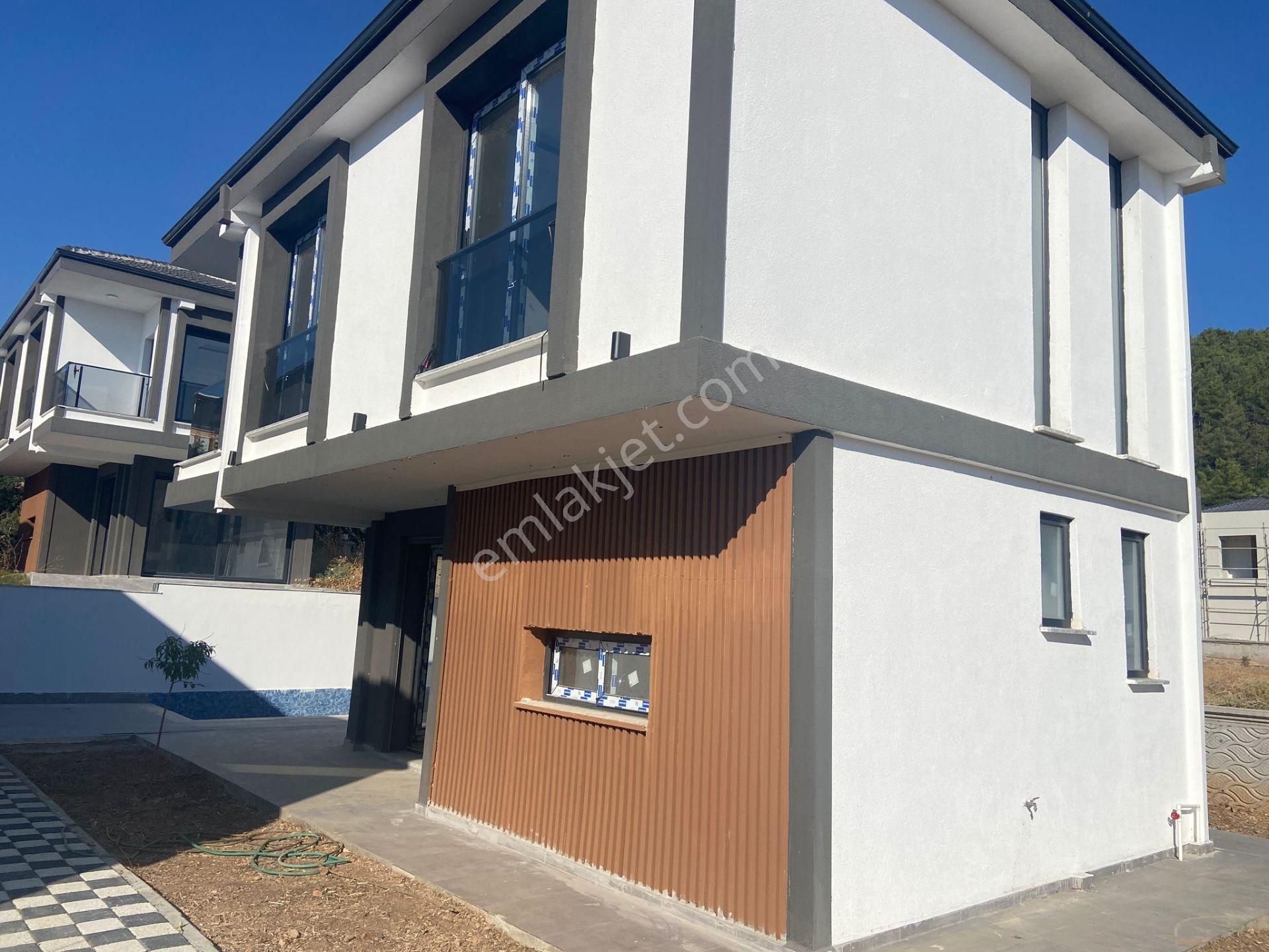 Akbük Mahallesi'nde Denize Ve Çarşıya Yakın 3+1 Acil Satılık Müstakil Villa - Görsel 10