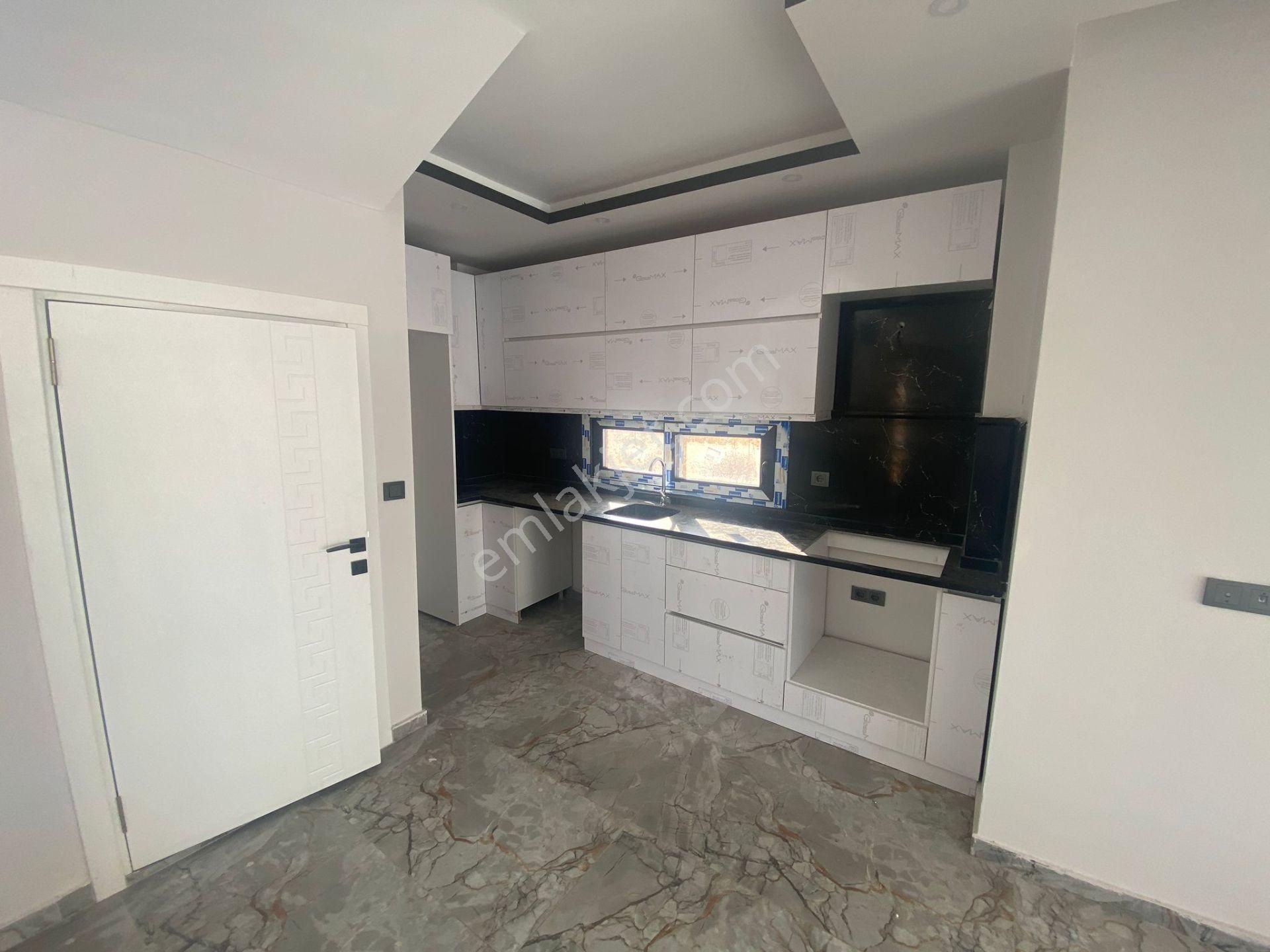 Akbük Mahallesi'nde Denize Ve Çarşıya Yakın 3+1 Acil Satılık Müstakil Villa - Görsel 6