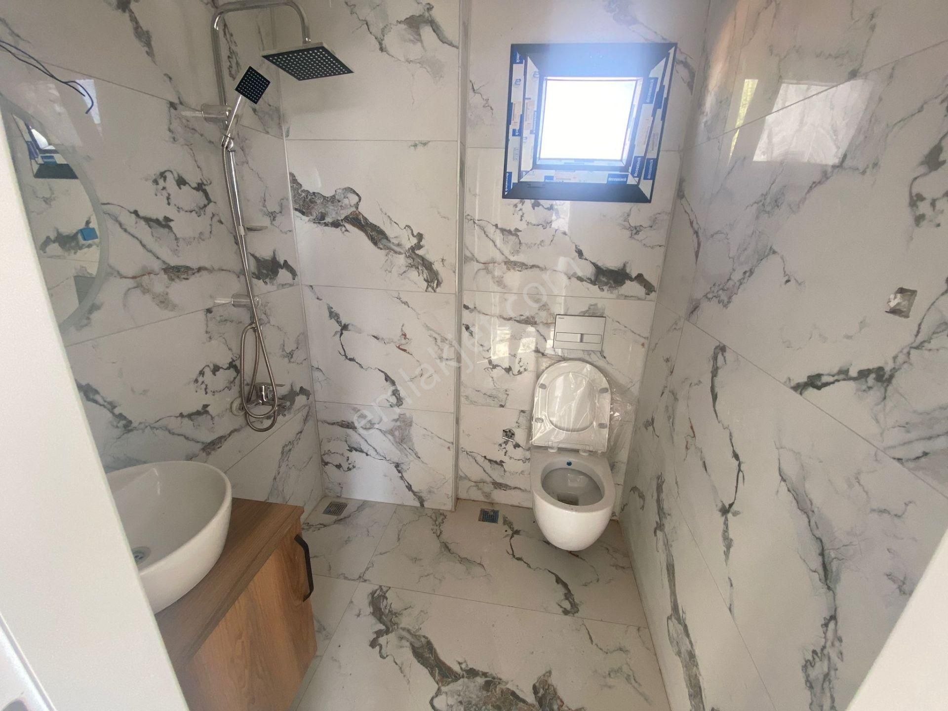 Akbük Mahallesi'nde Denize Ve Çarşıya Yakın 3+1 Acil Satılık Müstakil Villa - Görsel 4