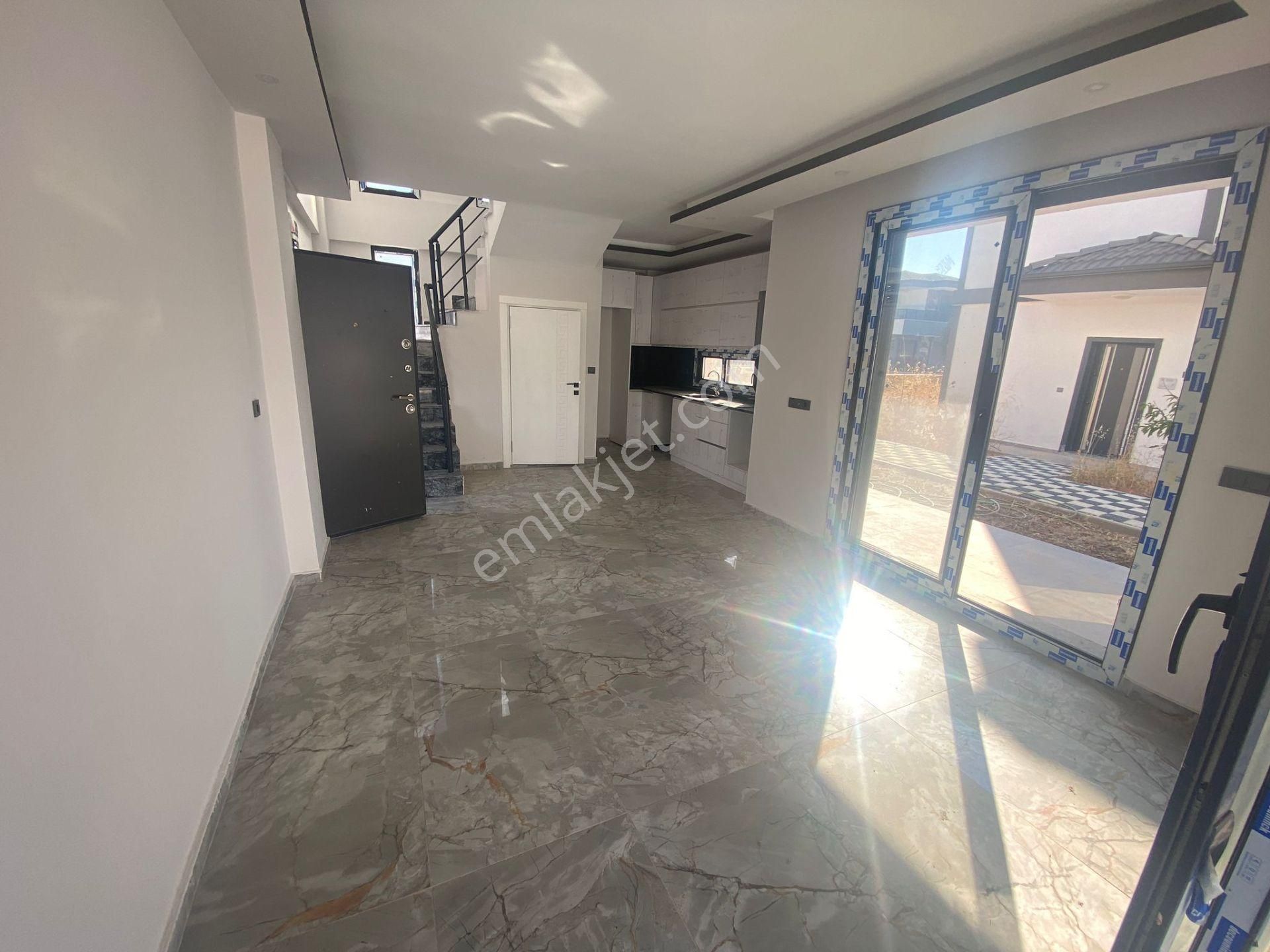 Akbük Mahallesi'nde Denize Ve Çarşıya Yakın 3+1 Acil Satılık Müstakil Villa - Görsel 27