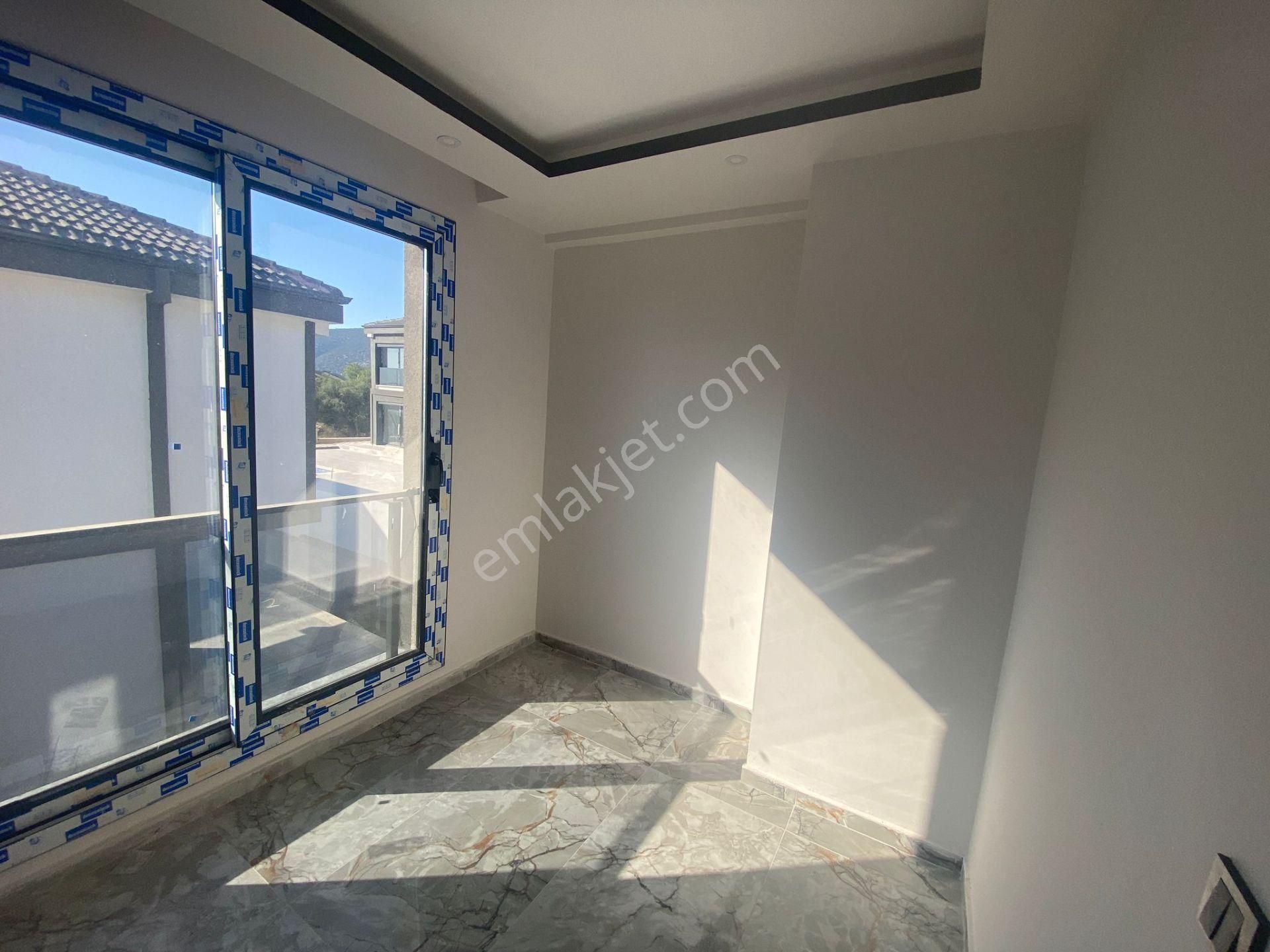 Akbük Mahallesi'nde Denize Ve Çarşıya Yakın 3+1 Acil Satılık Müstakil Villa - Görsel 20