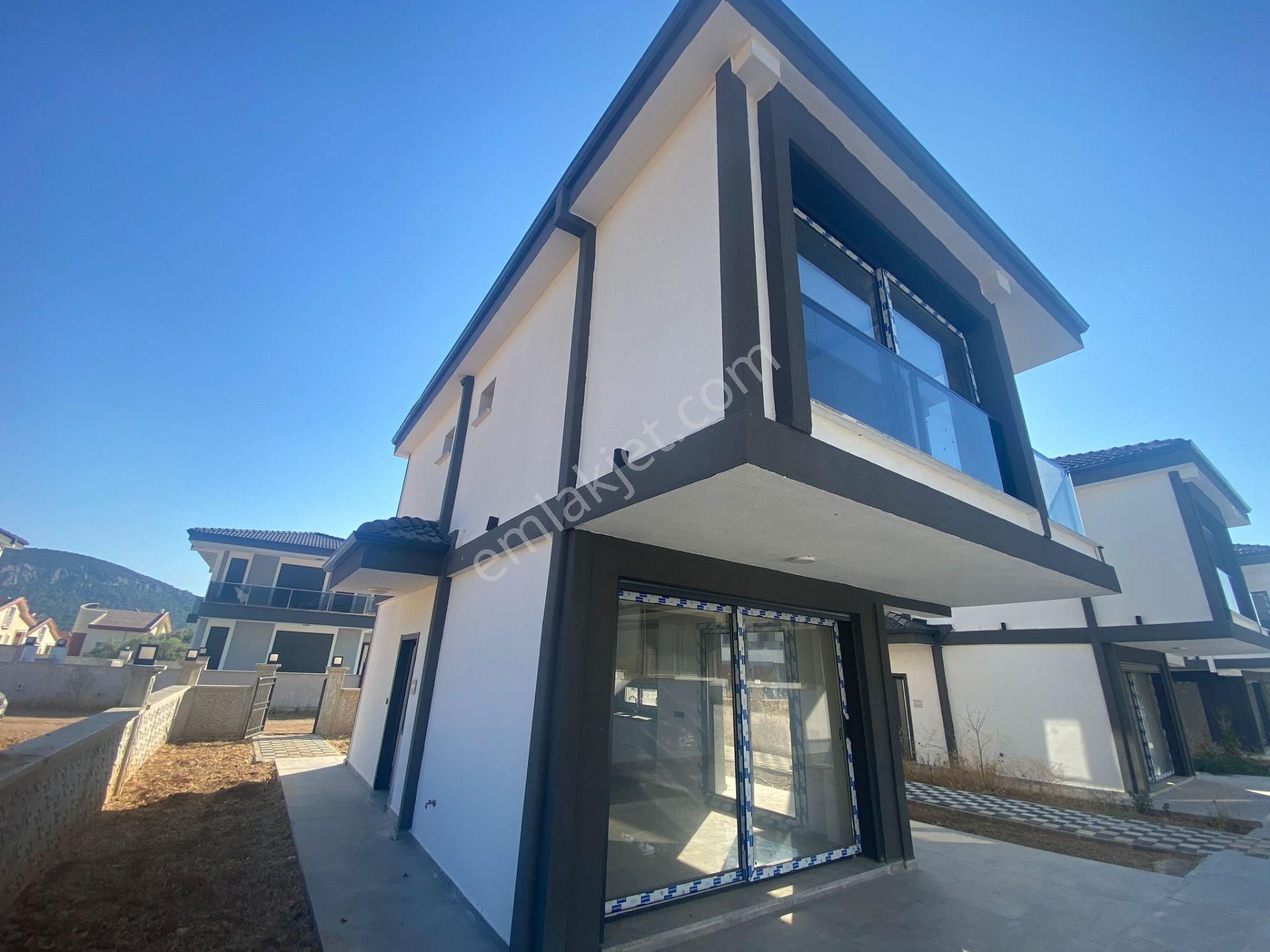 Akbük Mahallesi'nde Denize Ve Çarşıya Yakın 3+1 Acil Satılık Müstakil Villa - Görsel 16