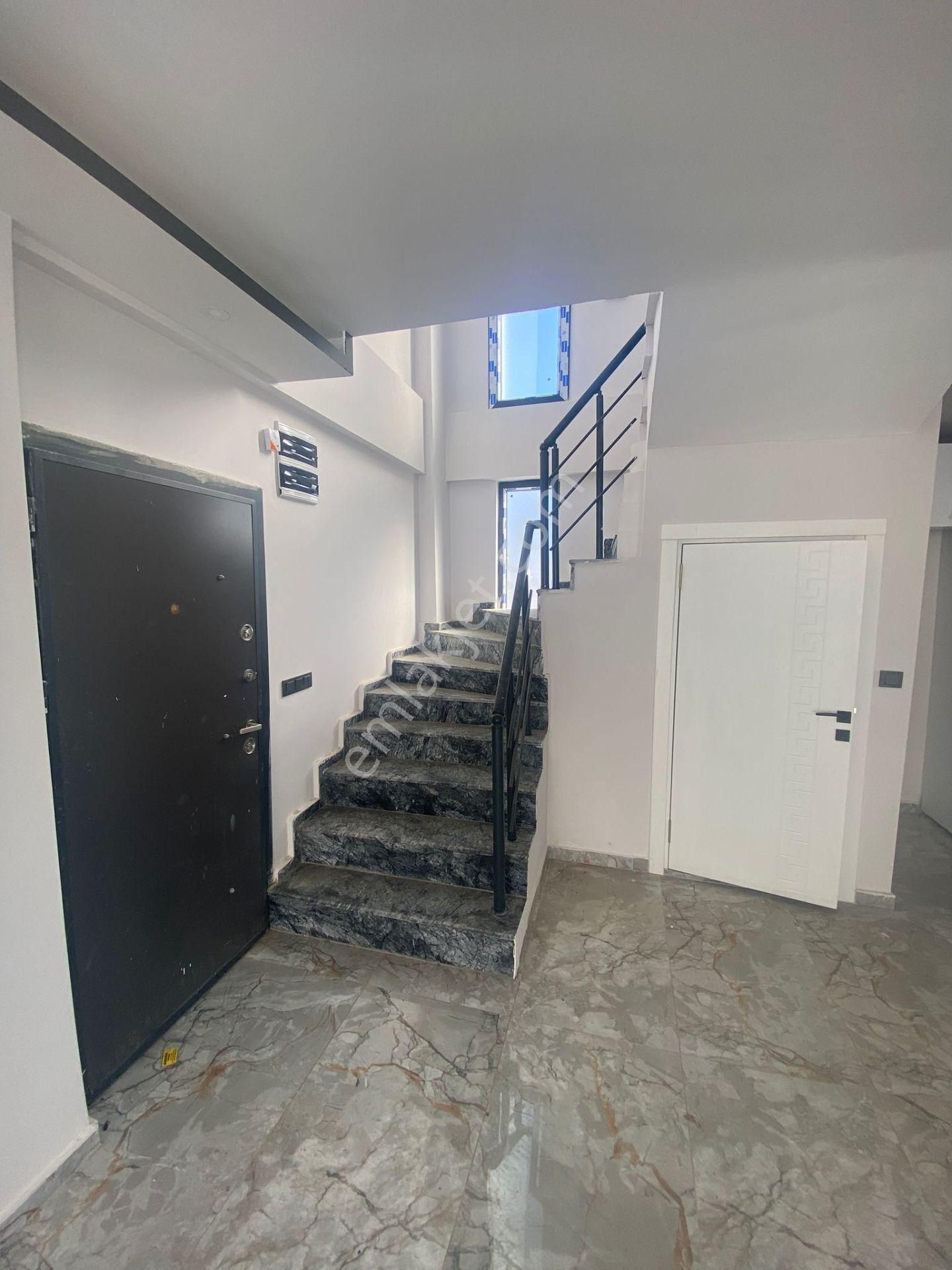 Akbük Mahallesi'nde Denize Ve Çarşıya Yakın 3+1 Acil Satılık Müstakil Villa - Görsel 2