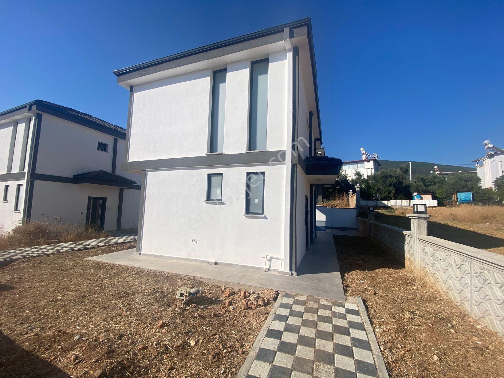 Akbük Mahallesi'nde Denize Ve Çarşıya Yakın 3+1 Acil Satılık Müstakil Villa - Görsel 12