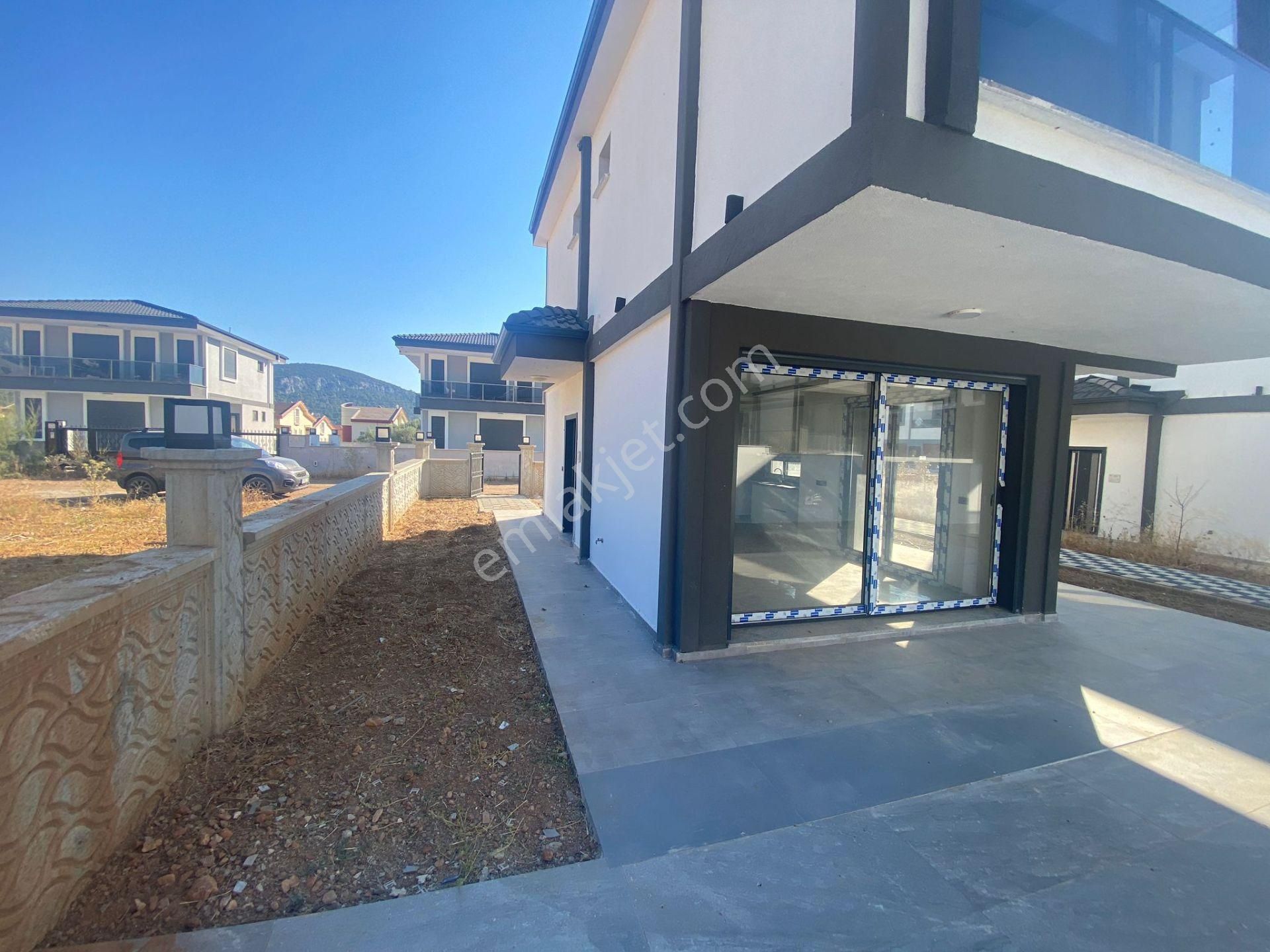 Akbük Mahallesi'nde Denize Ve Çarşıya Yakın 3+1 Acil Satılık Müstakil Villa - Görsel 3