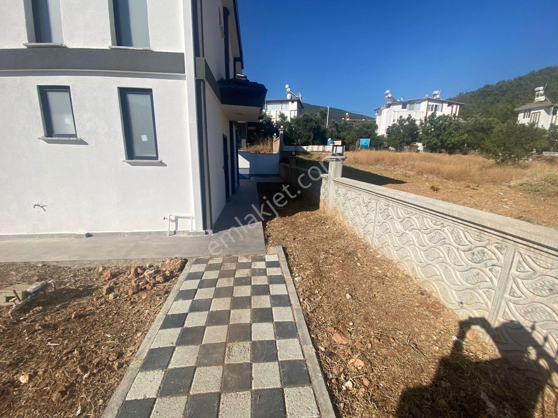 Akbük Mahallesi'nde Denize Ve Çarşıya Yakın 3+1 Acil Satılık Müstakil Villa - Görsel 11