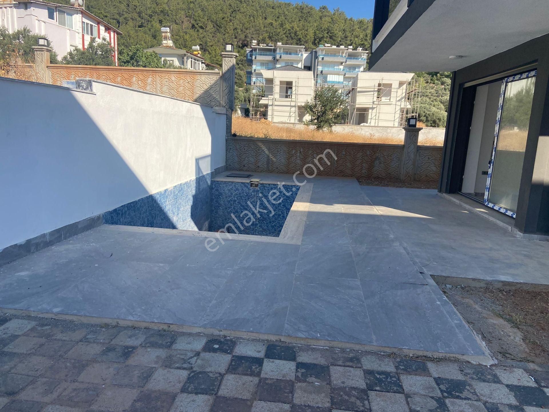 Akbük Mahallesi'nde Denize Ve Çarşıya Yakın 3+1 Acil Satılık Müstakil Villa - Görsel 18