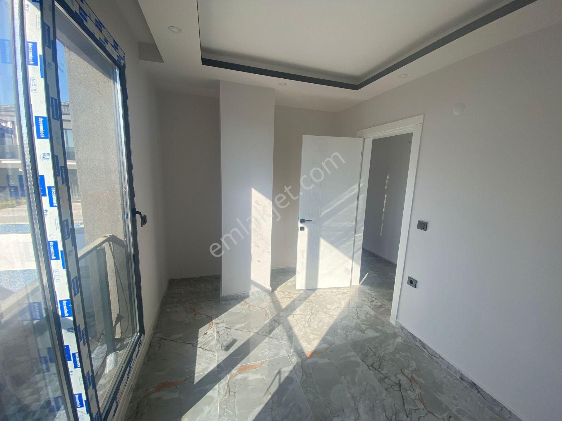 Akbük Mahallesi'nde Denize Ve Çarşıya Yakın 3+1 Acil Satılık Müstakil Villa - Görsel 9