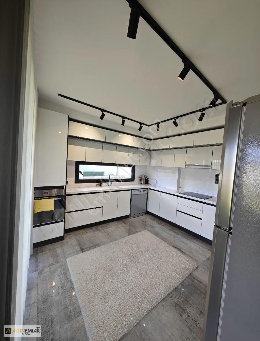 Erenköy'de Manzaralı Villa - Görsel 14