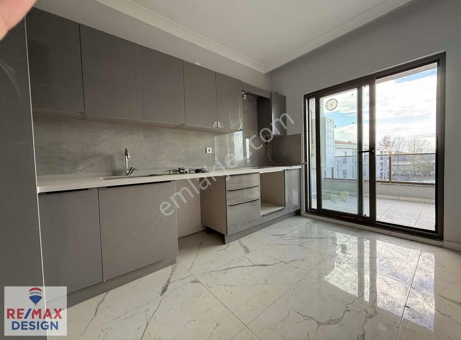 Remax Desıgn Hidayet Bey Sitesi Kiralık 3+1 Daire Sıfır Teslim - Görsel 18