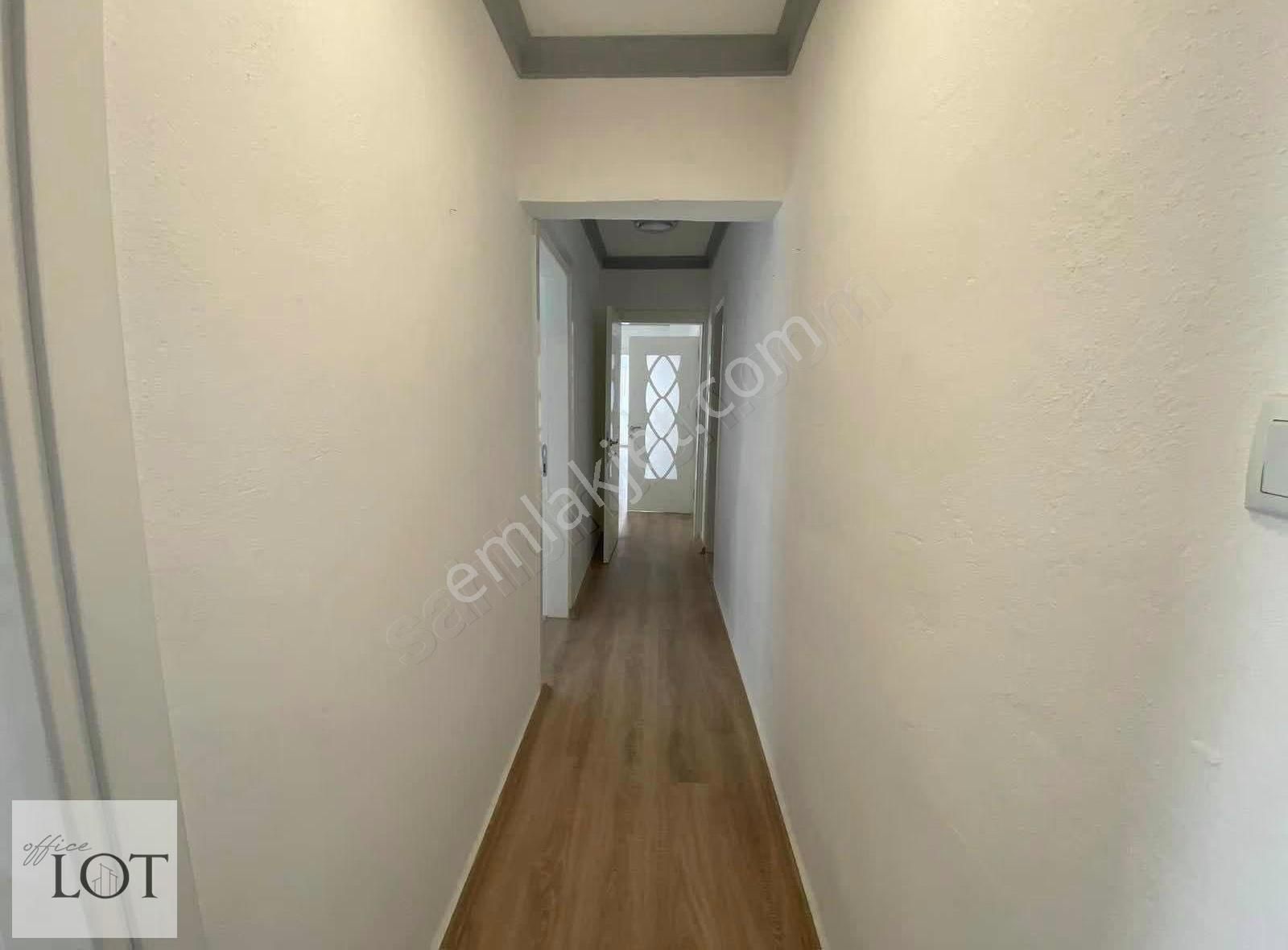 Fesleğen'de 4+1 Arakat İçi Yenilenmiş Daire - Görsel 3