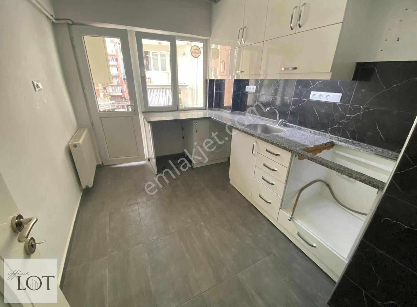 Fesleğen'de 4+1 Arakat İçi Yenilenmiş Daire - Görsel 15