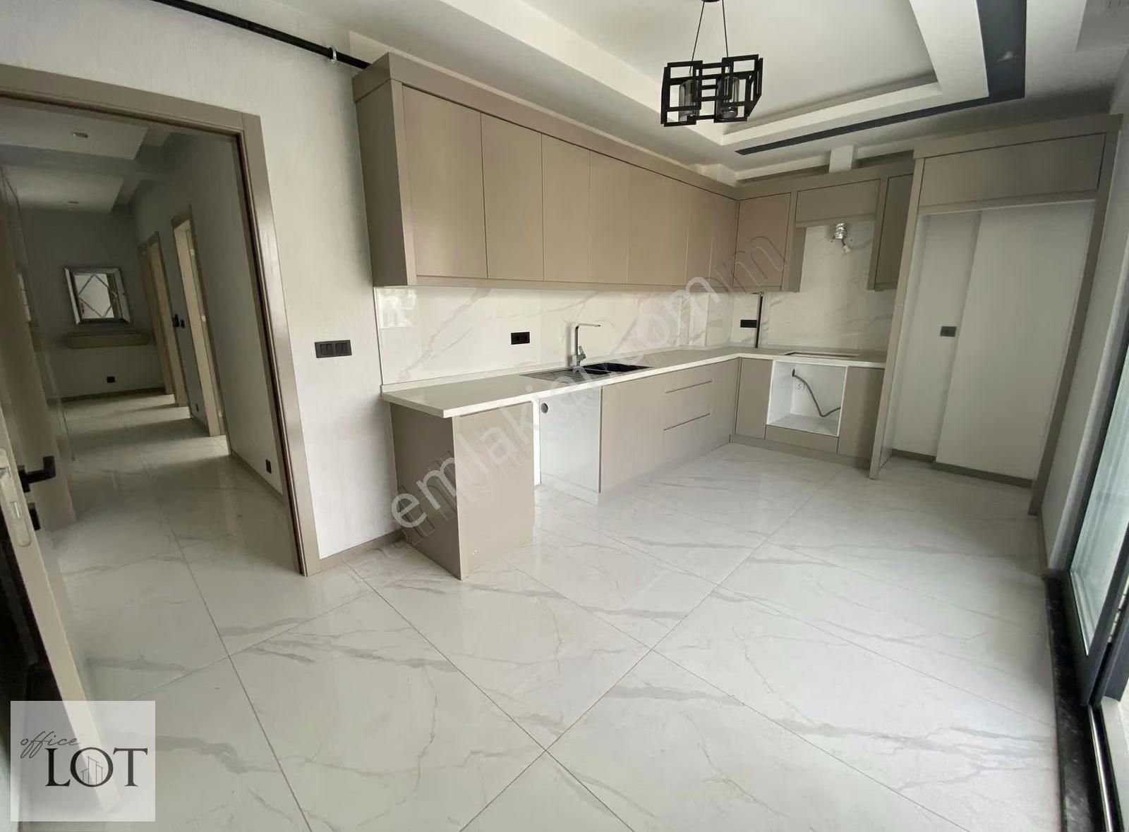 Şemikler'de Güzel Konumlu 3+1 Ebeveyn Banyolu Sıfır Daire