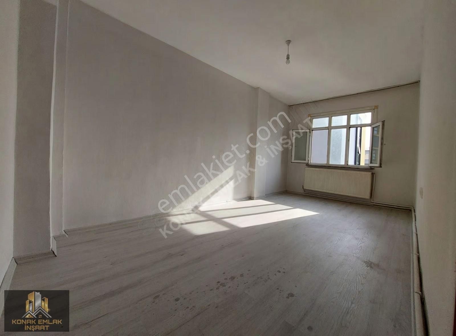 Konak Emlak'tan Satılık 2+1 95m² 15m² Hisseli Merkezi Konumda