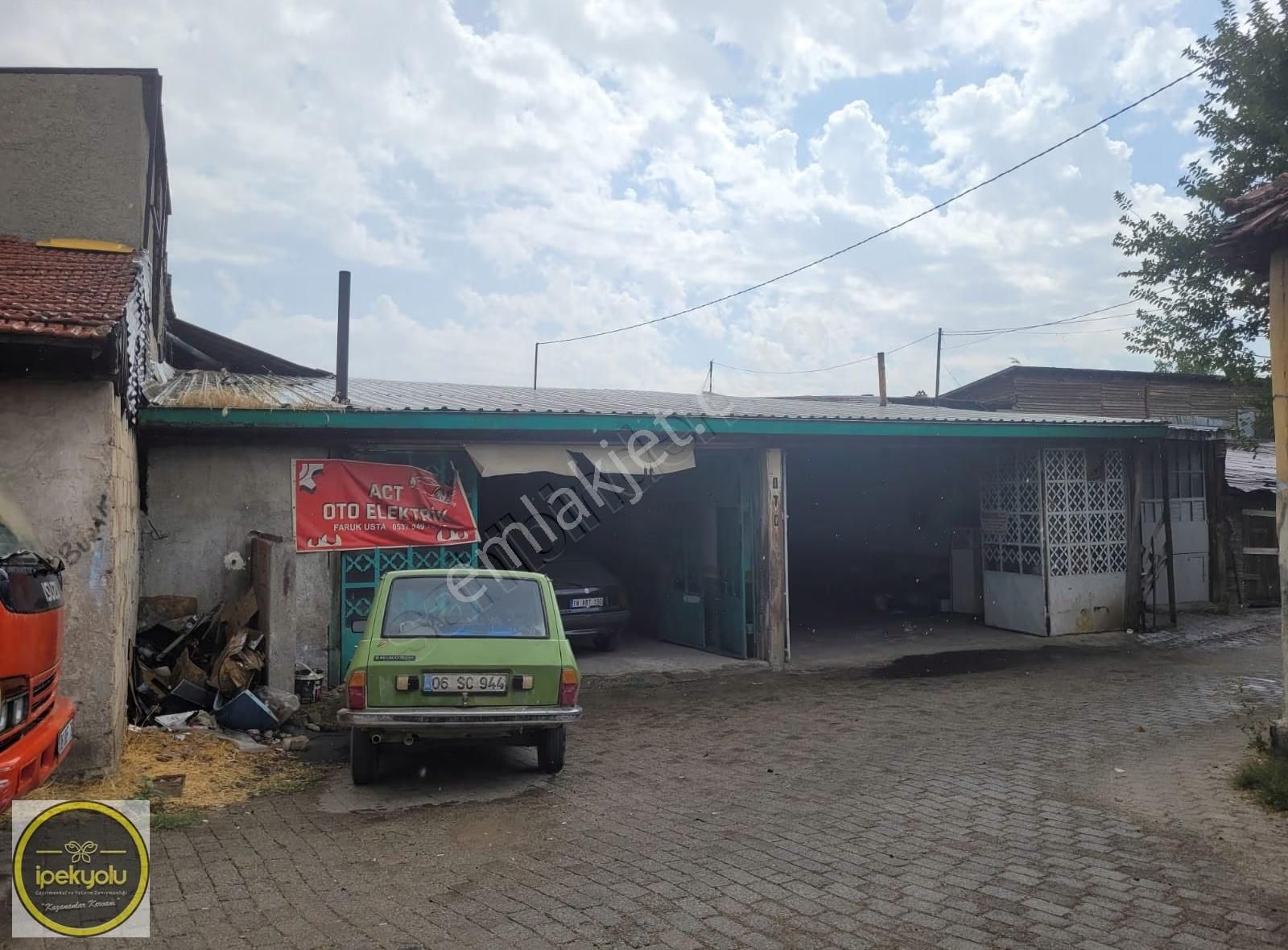 Aşağı Sanayide Satılık 4 Adet Dükkan ( Kiracılı ) Ve Arsa