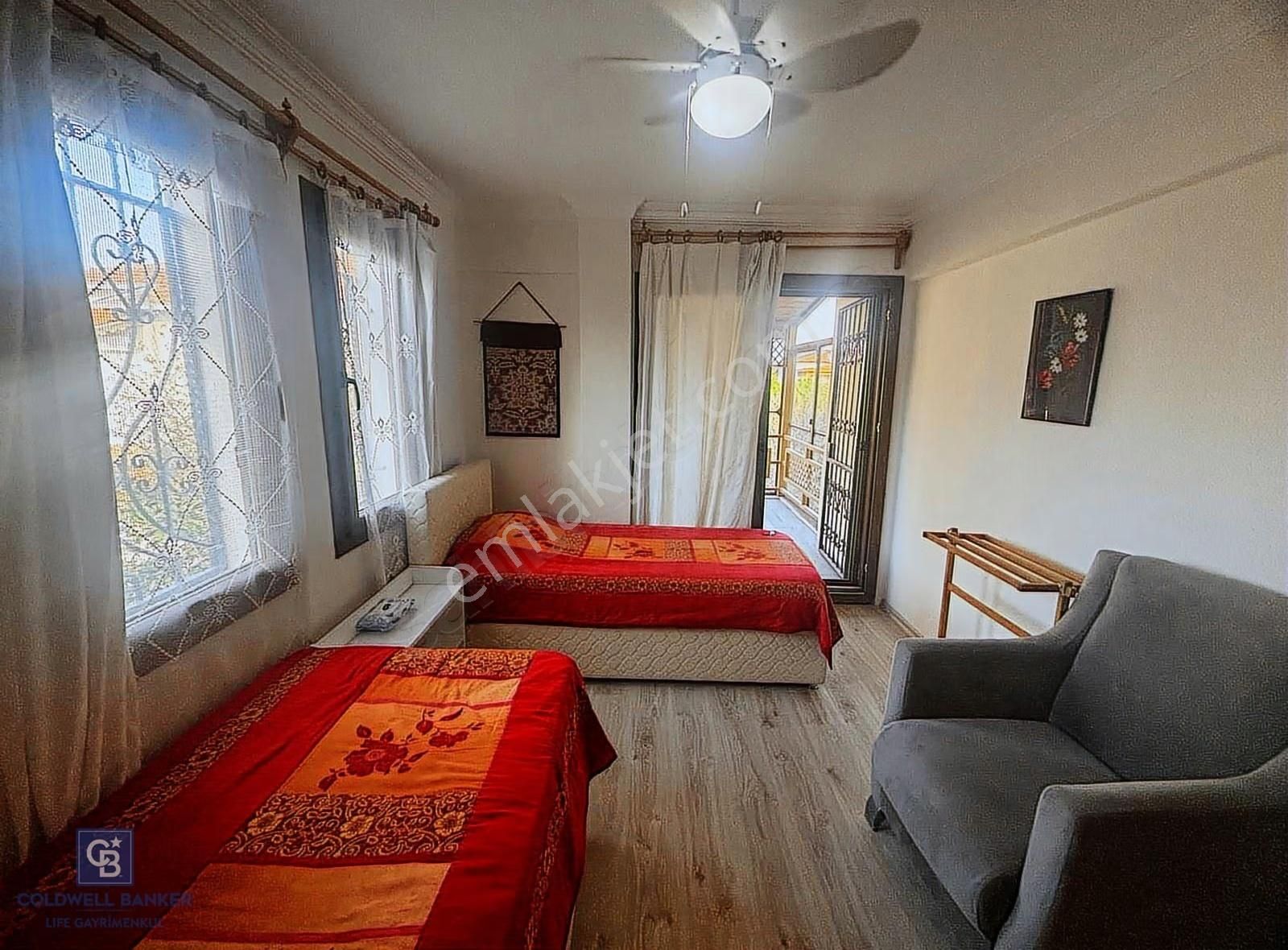 Çandarlı Yıldızkent Sitesi'nde 3+1 Bahçeli Villa - Görsel 2