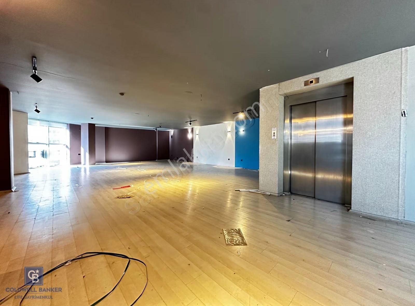 İzmir Konak'ta 7 Katlı Kiralık Dükkan / Mağaza - Görsel 3